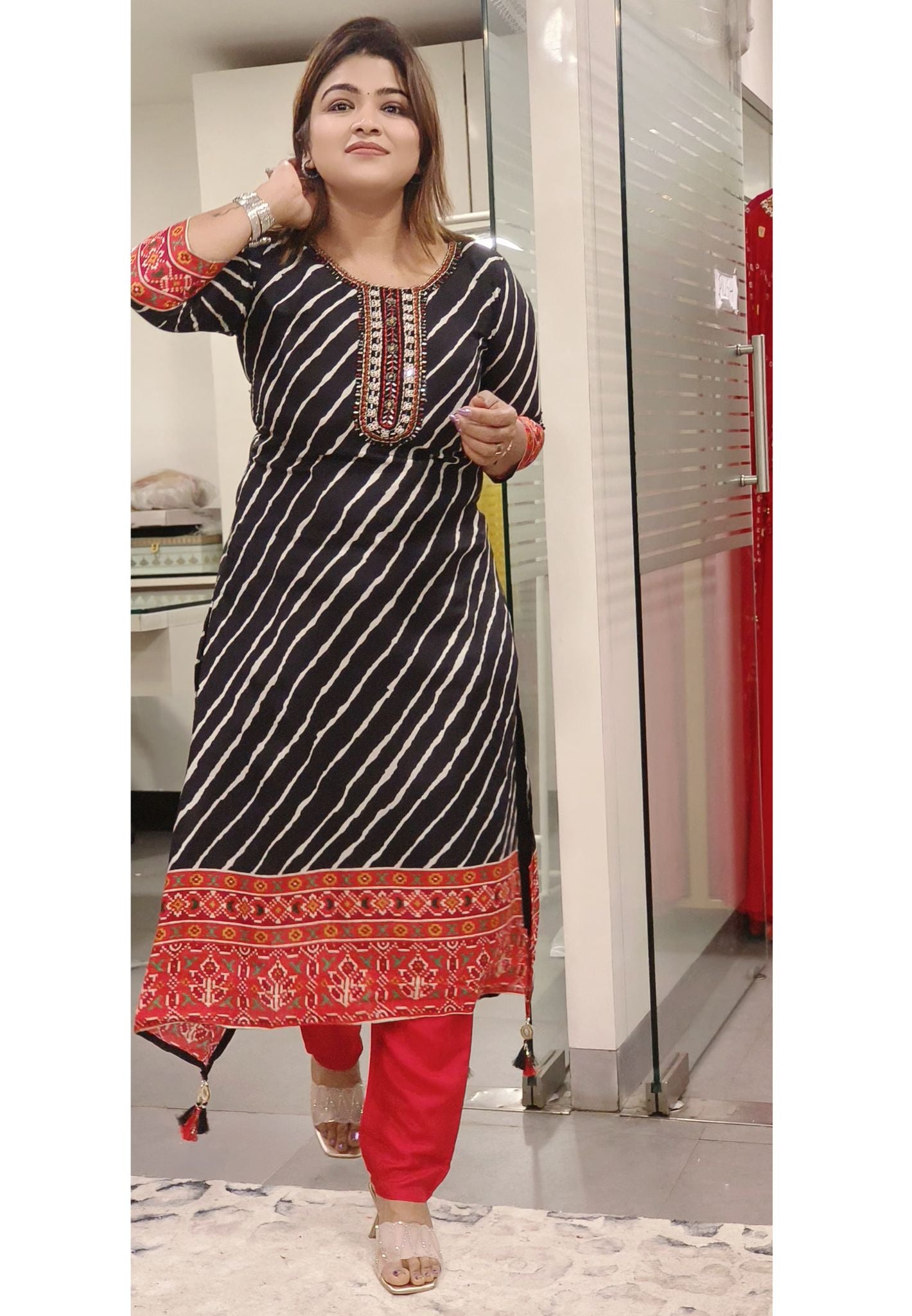 lehriya Silk Beautiful Neck Embroidery Kurta Pant(Lean Fit)-