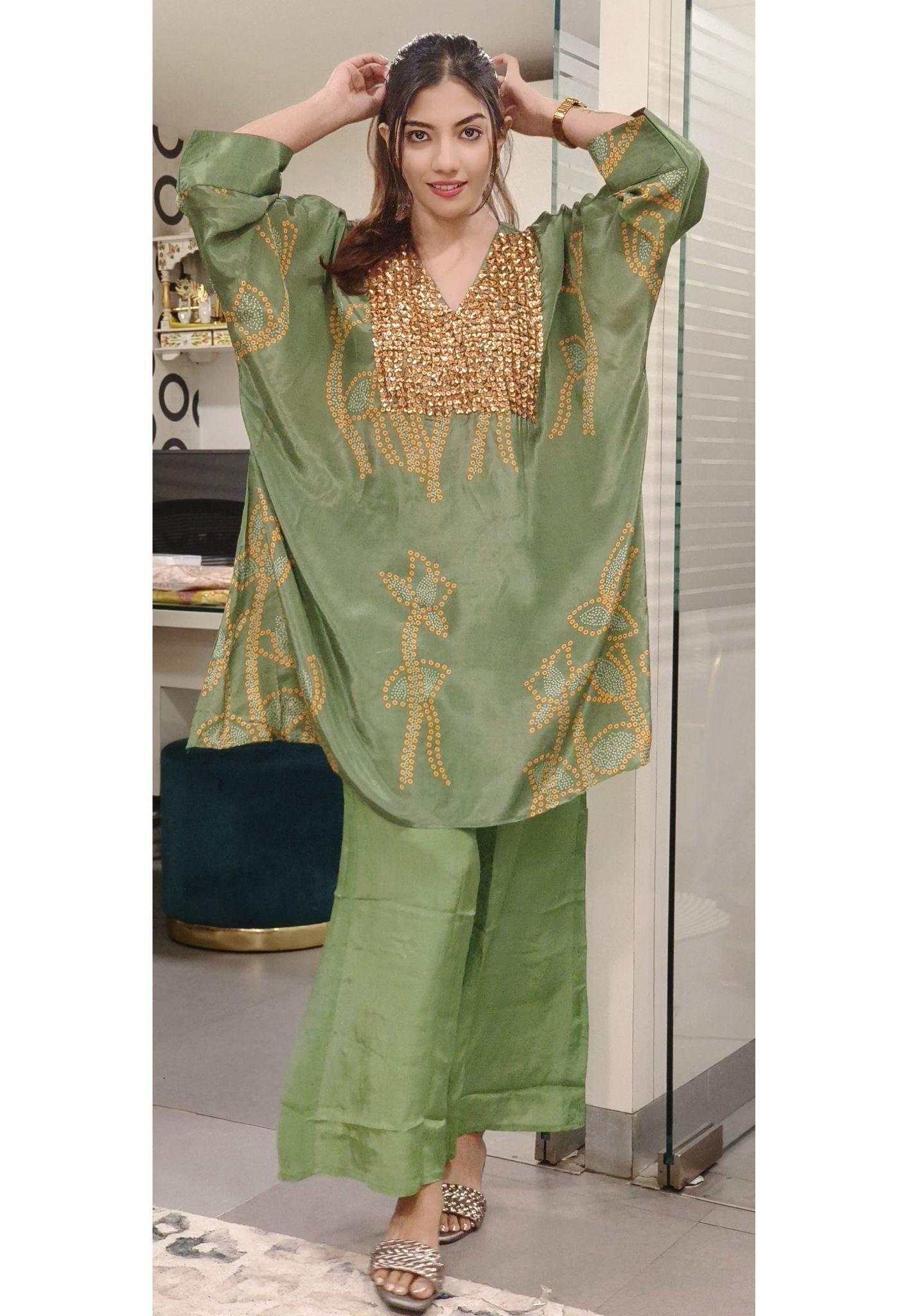 Pure Crêpe Tara Embroidered Bandhani Print Oversized Kaftan with Bottom Oversized Style Kaftan with-08782
