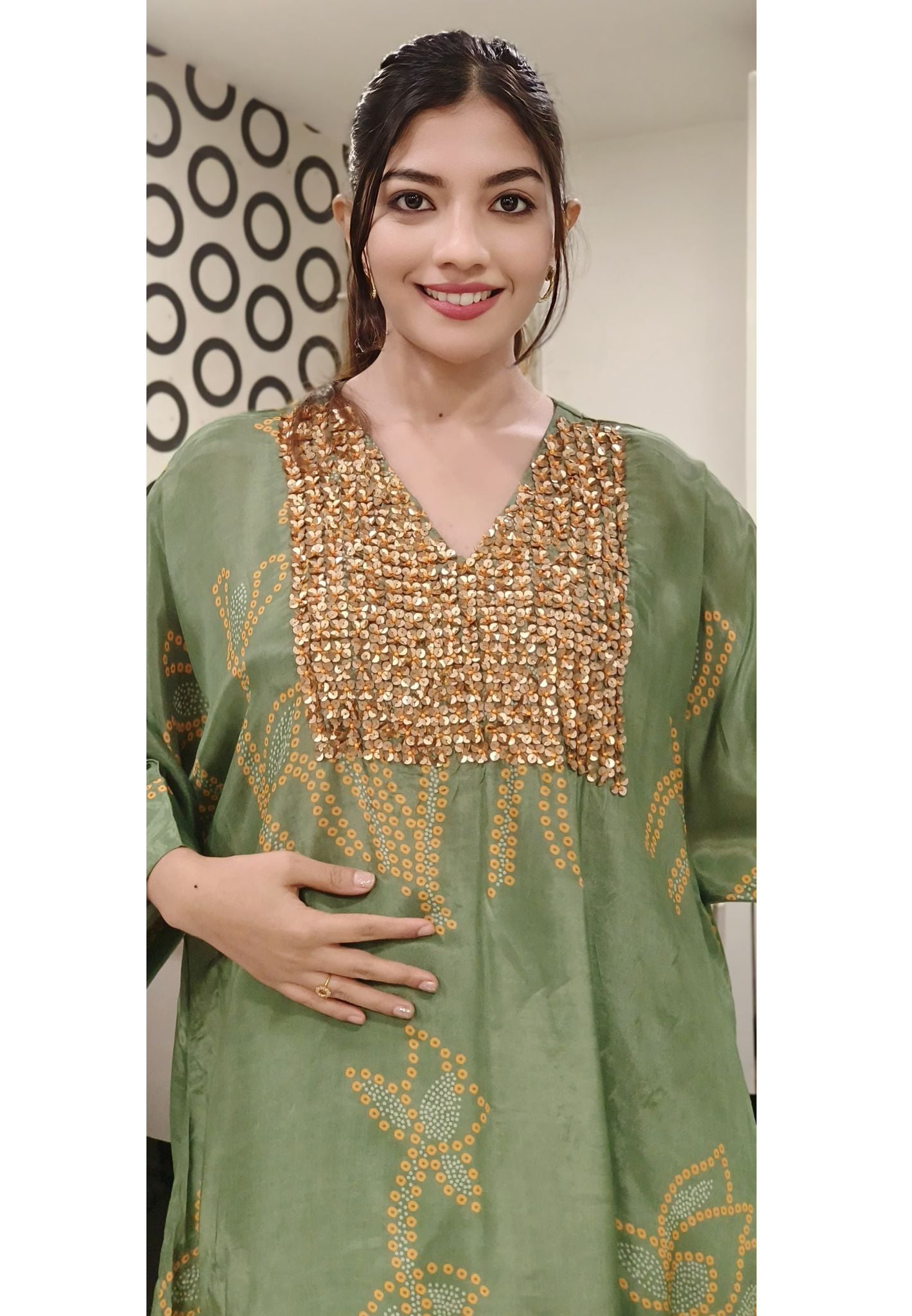 Pure Crêpe Tara Embroidered Bandhani Print Oversized Kaftan with Bottom Oversized Style Kaftan with-08782