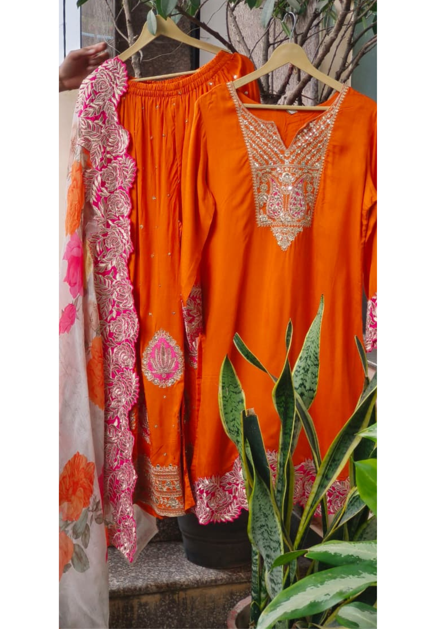 Resam Thread Cut Work Zardosi Full Suit Set With Dupatta In Silk Fabric- 10793