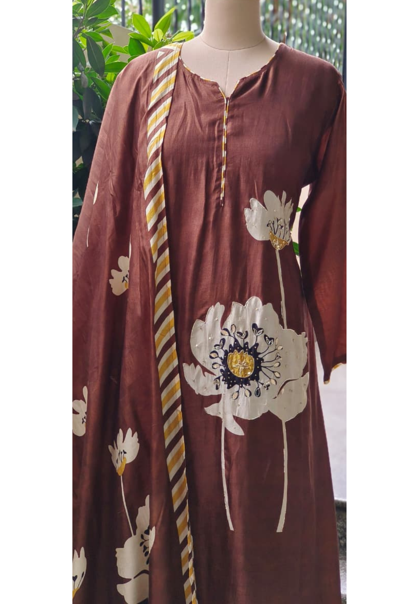 Simple Look Floral Patched Solid Full Set With Dupatta In Russian Silk Fabric-11012