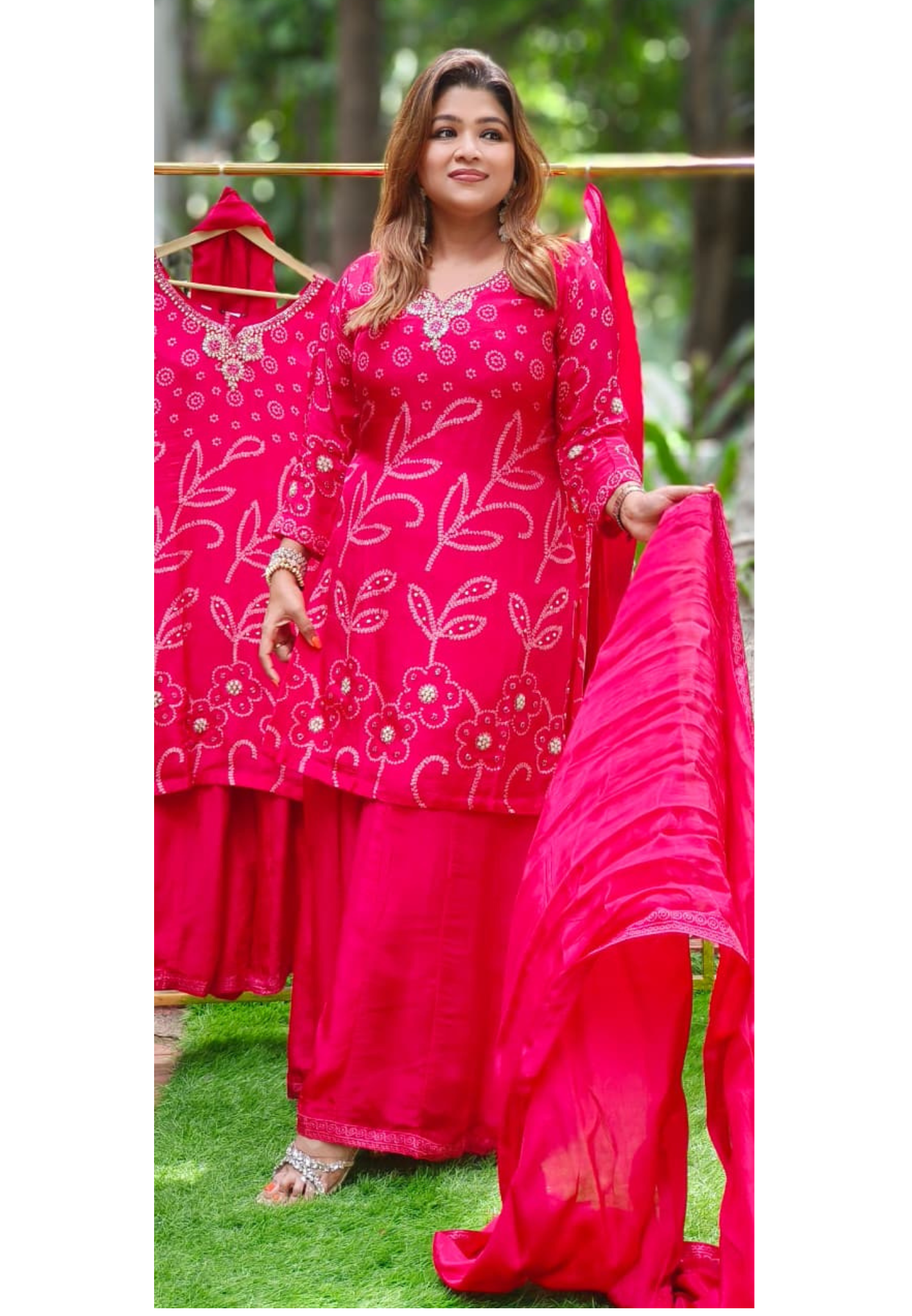 Bandhej Prints Beautiful Neck Full Suit Set With Dupatta In Crepe Fabric - 11222