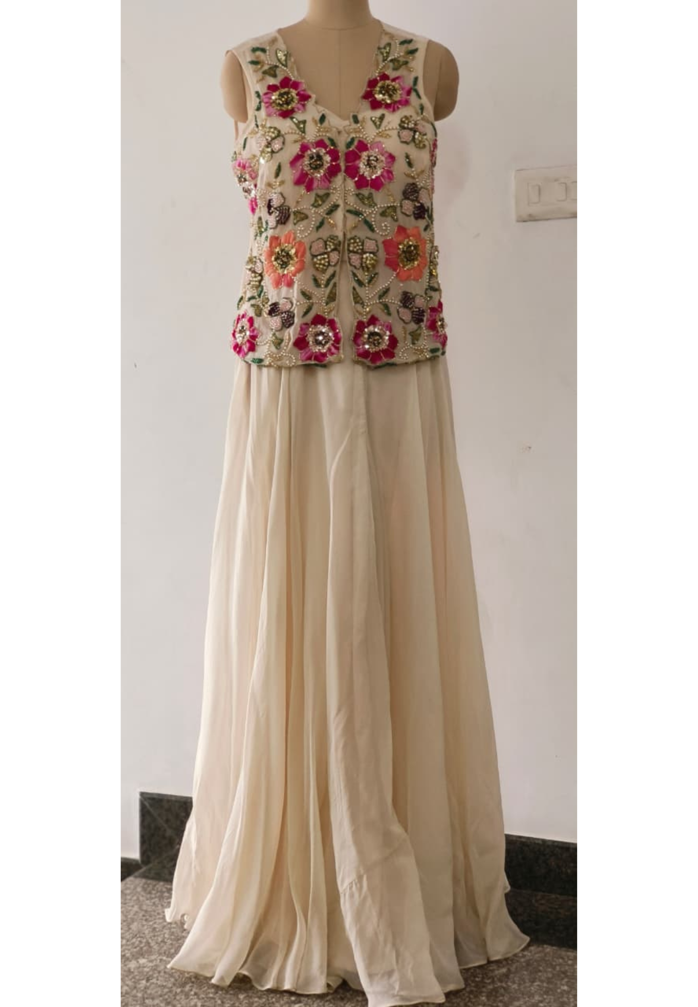 3D Look Floral Embroidery Handwork Sleeveless Jacket With Buster & Flared Palazzo Bottom