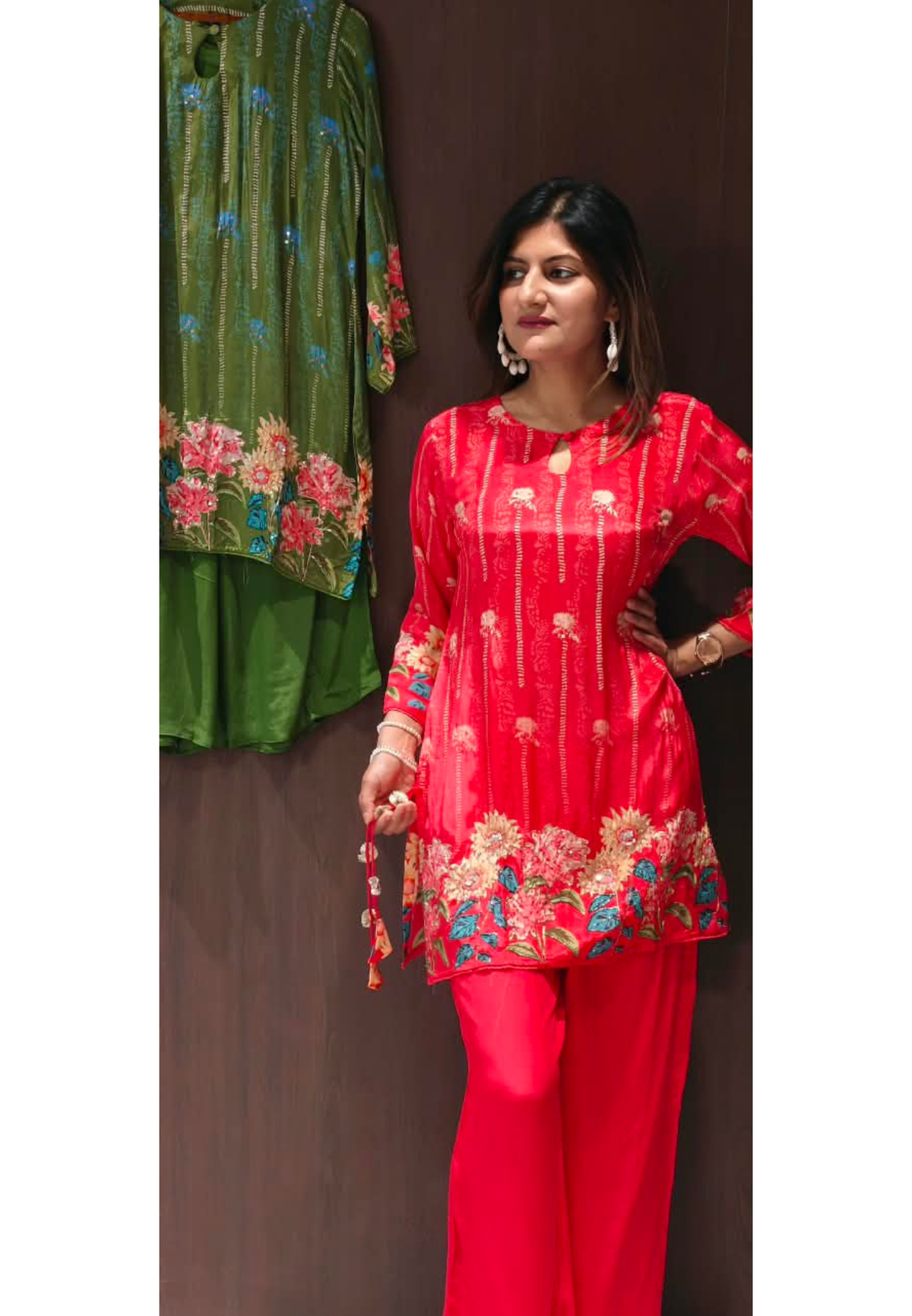 Bright Floral Embellished Kurta Set with Keyhole Neckline & Matching Wide-Leg Pants Co- 15858Ord Set-