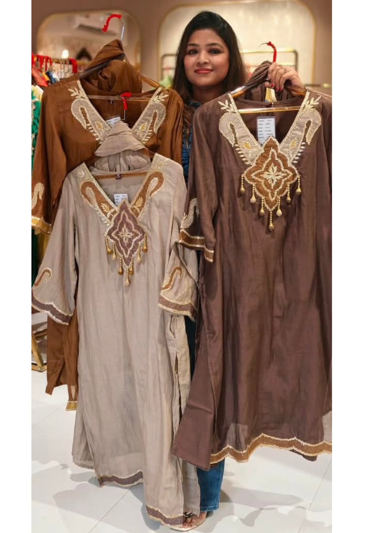 Surat Mul-Chanderi Neck Patch Dangle Accent Full Suit Set Scallop Hem and Dupatta- 16677