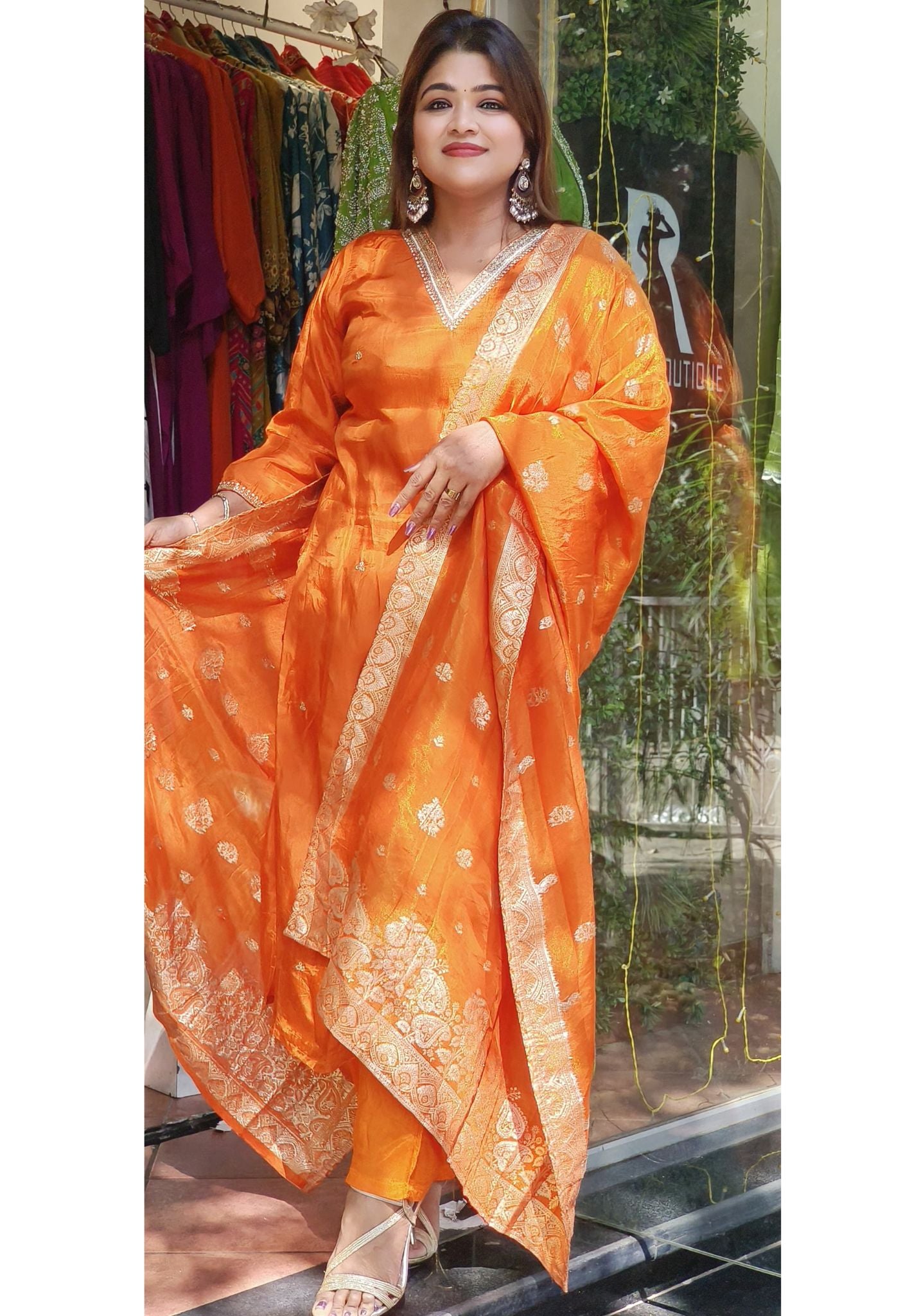 Beautiful Dola Silk Neck Embroidery Full Set-08158
