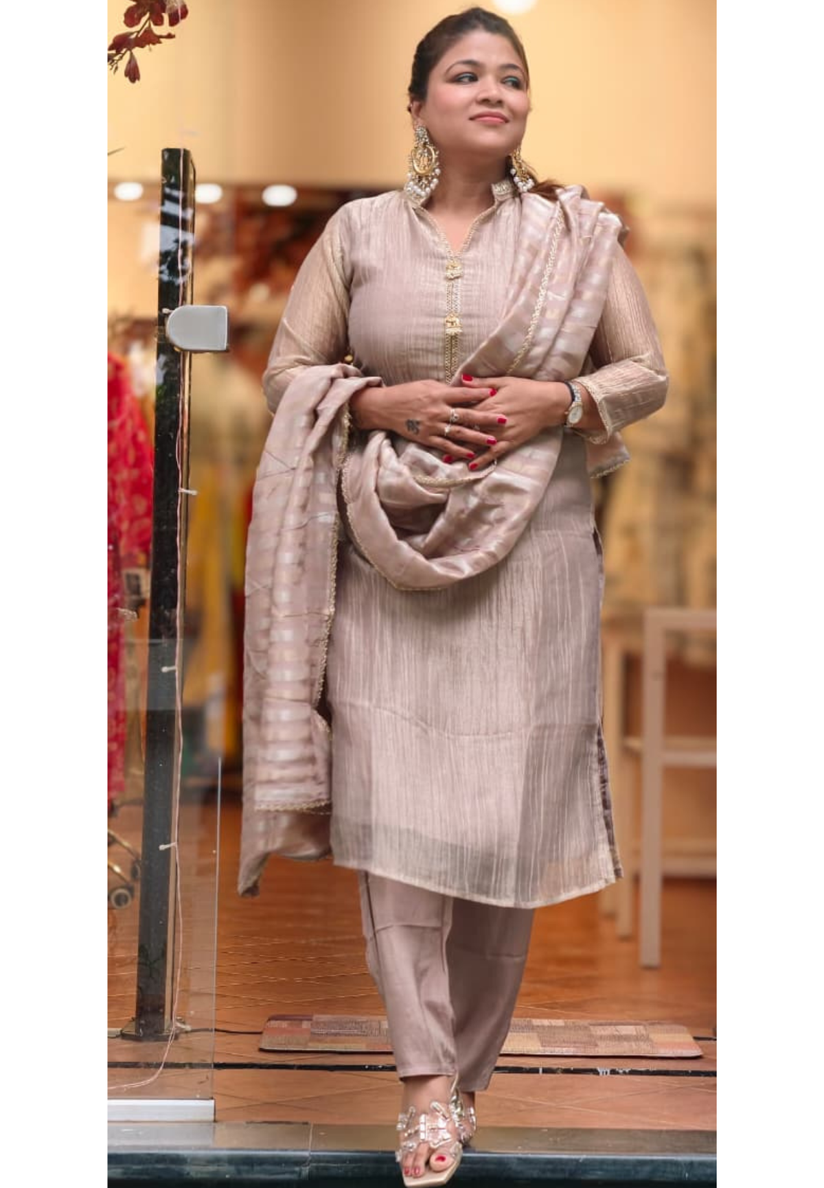 Minimal Elegant Golden Broach Accent Neckline Crush Tissue Full Suit Set With Dupatta- 15611