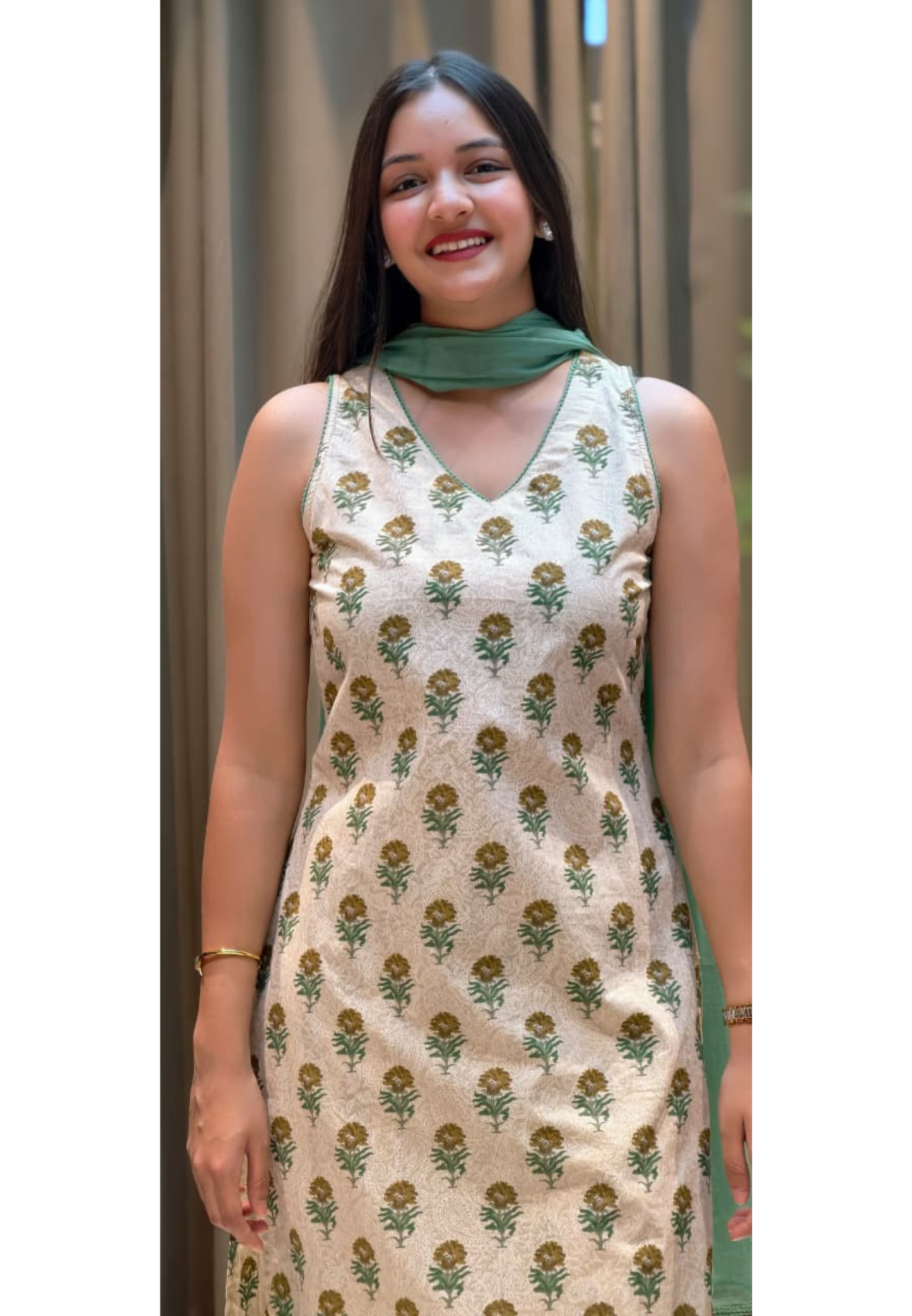 Beautiful Floral Printed Sleeveless Full Suit Set With Solid Dupatta In Cotton Fabric-13433