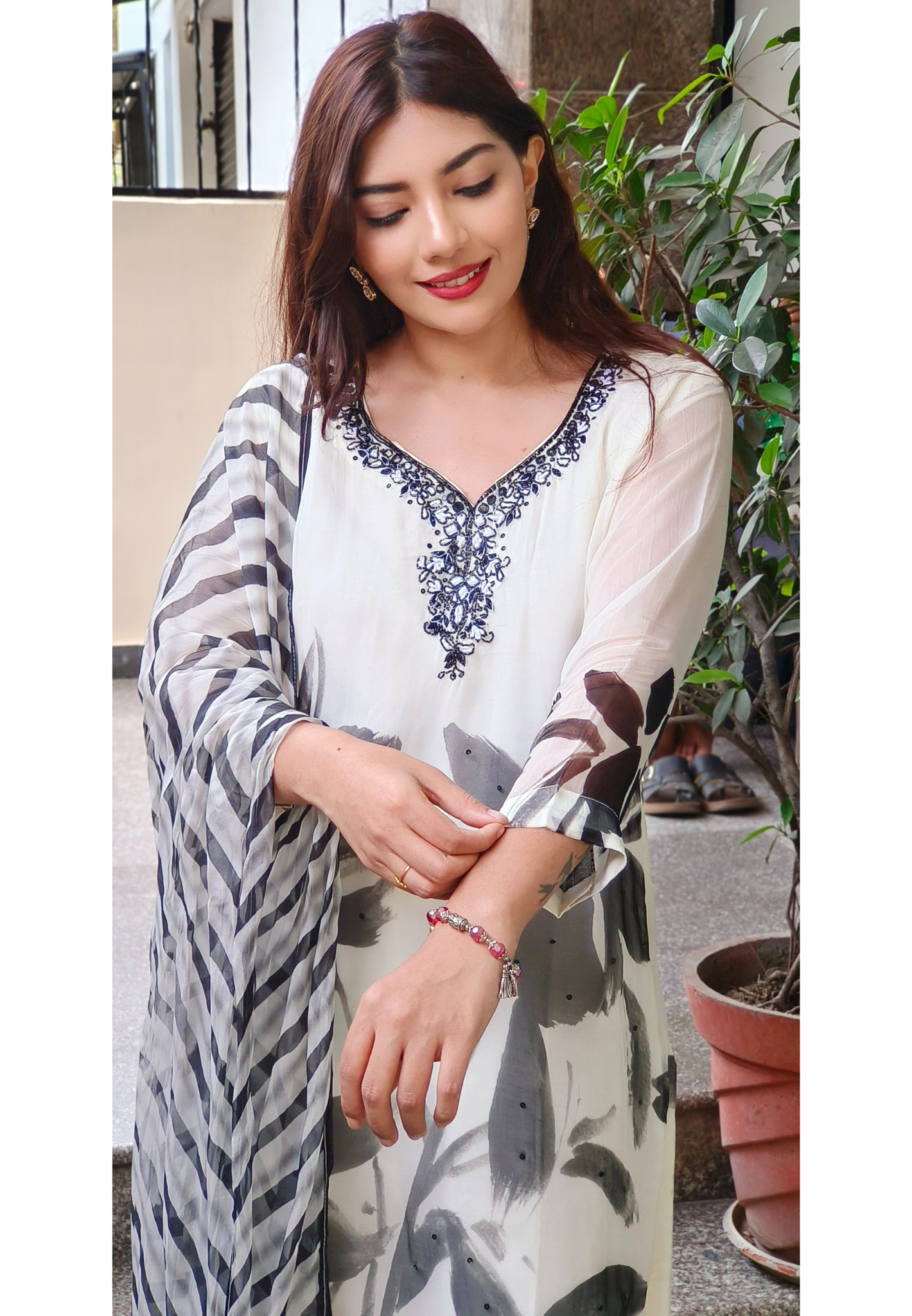 Graceful Hand-Embroidered Full Suit Set in Organza Fabric with Bold Monochrome Floral Design DRYWASH DISPATCHING WILL BE FROM MONDAY-09406