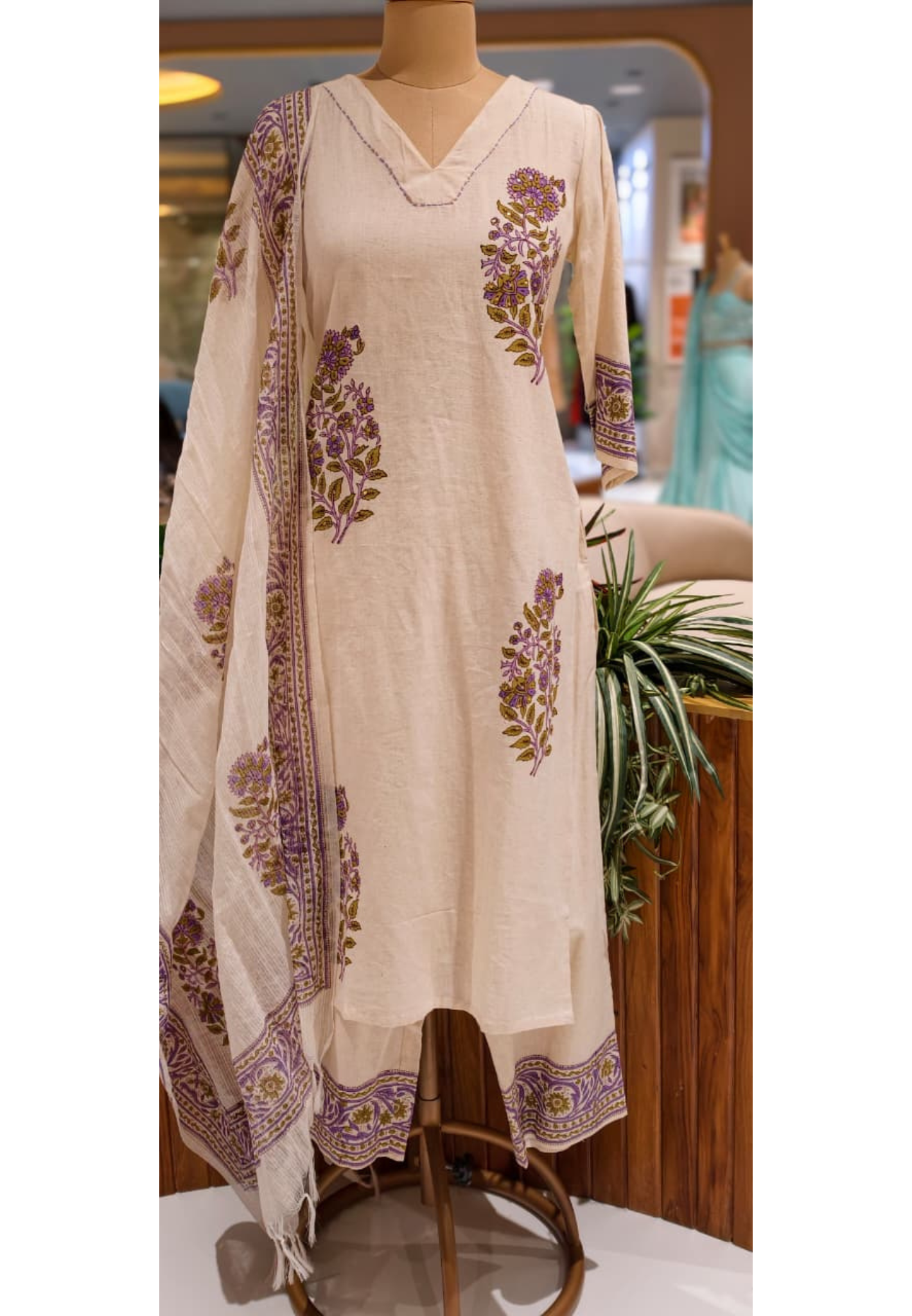 Minimal Floral Printed V-Neck Casual Wear Cotton Full Suit Set With Dupatta In Flex Cotton Fabric- 13988 RB123