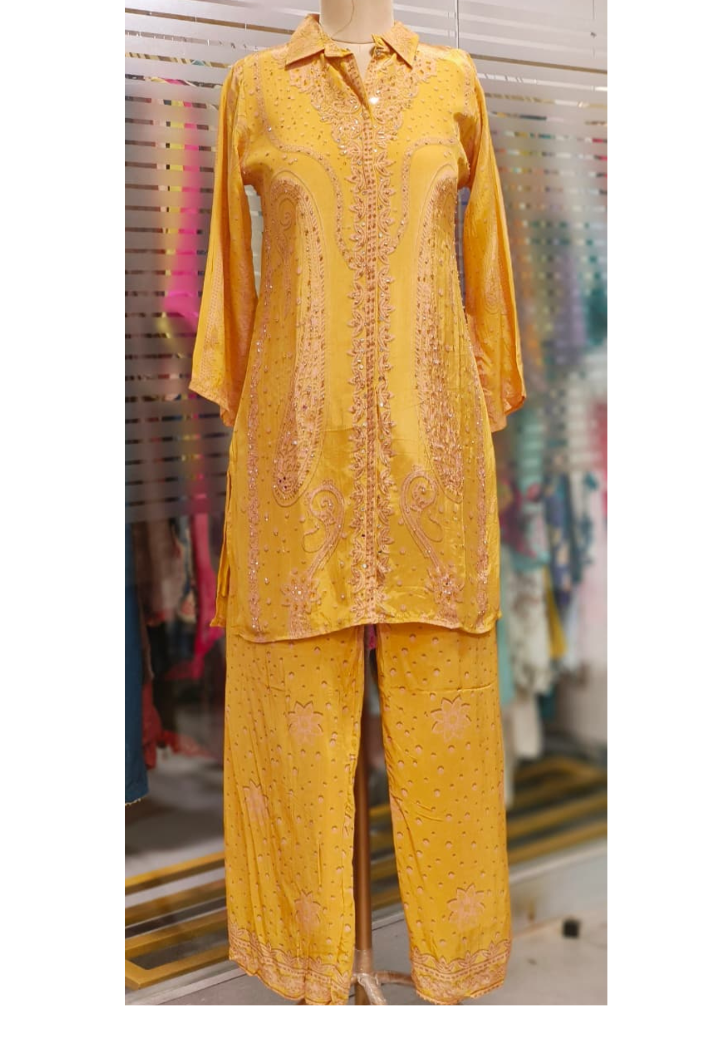 Swan Look Print Stone Overlay Collared Co-Ord Set In Crepe Fabric- 11786