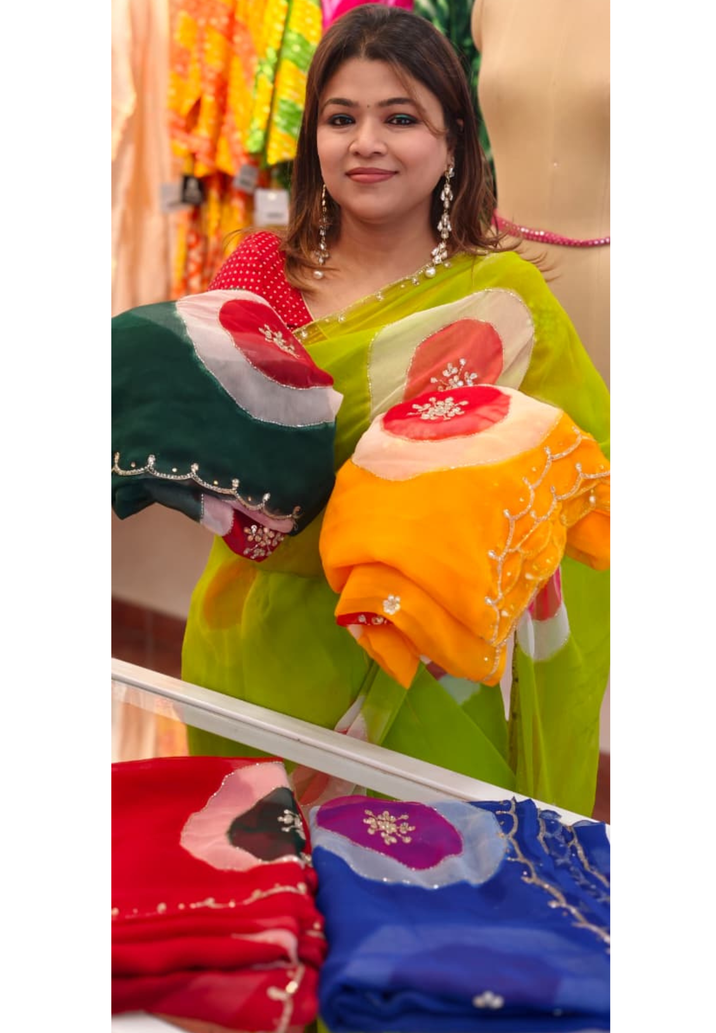 Rounded Print With Delicate Golden Outlines Semi Georgette Saree With Unstitched Blouse- 15657
