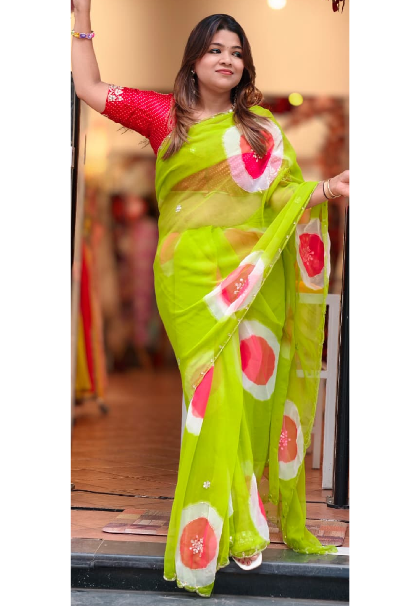 Rounded Print With Delicate Golden Outlines Semi Georgette Saree With Unstitched Blouse- 15657