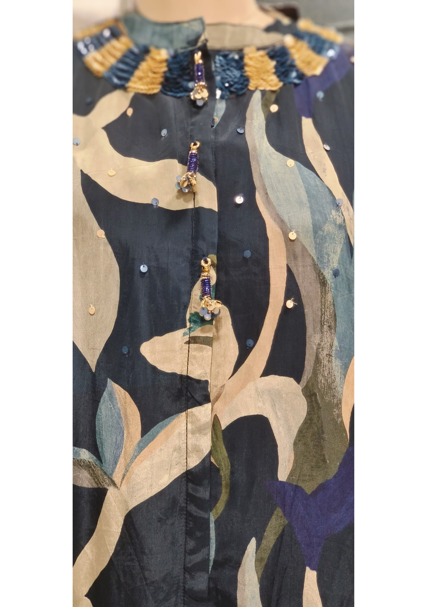 Elegant Crepe High-Low Kurta with Close Neck and Matching Pants