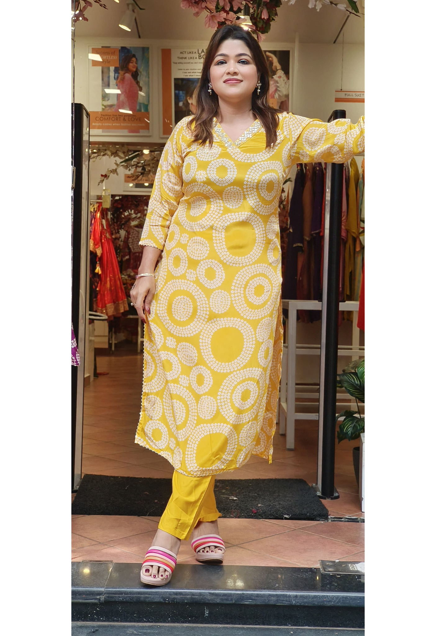 Foil Mirror Work V-Neck Bandhani Print Kurta Pant Set