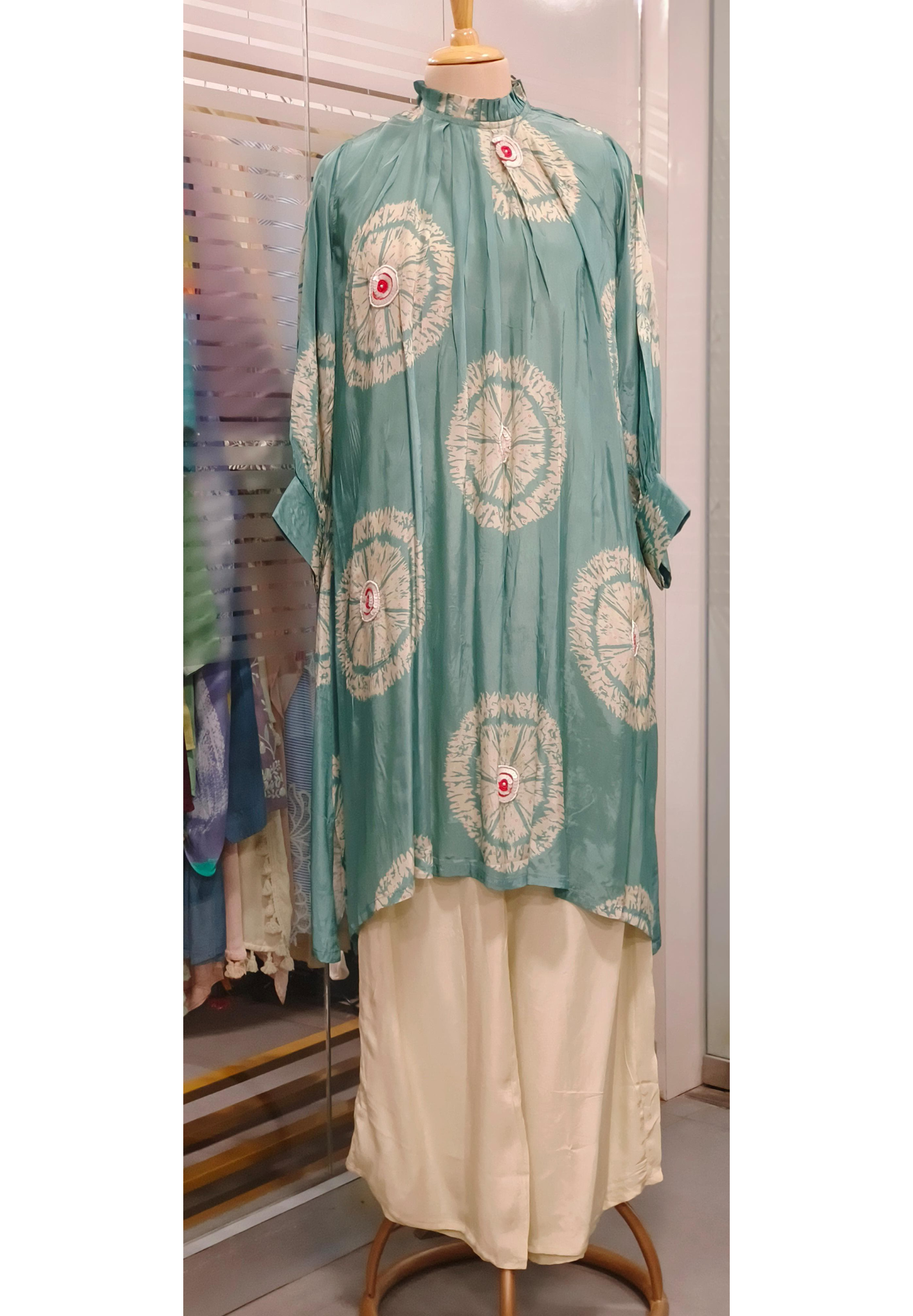Graceful Crepe Kurta with Pleated Design and Matching Pants