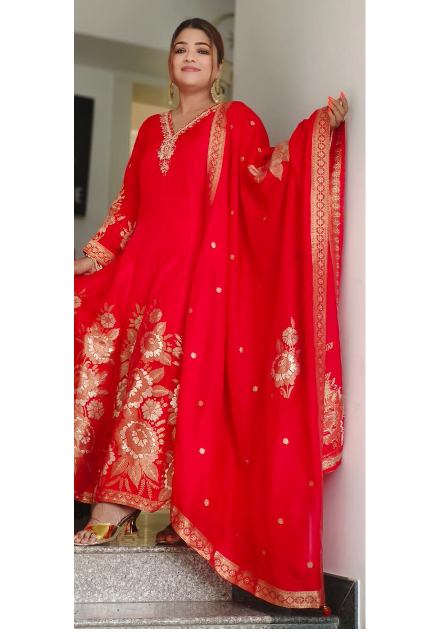 Zardosi V-Neck Co-ordinated Floral Print Banarasi Anarkali Full Suit Set With Dupatta