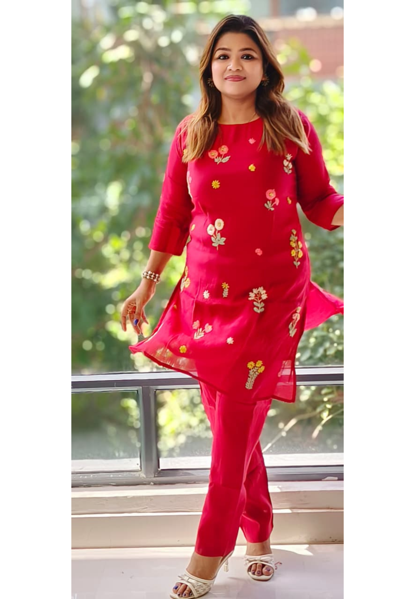 Surat Mul Chanderi Floral Thread Hand Embroidered Kurta Pant Set- 12142,12143