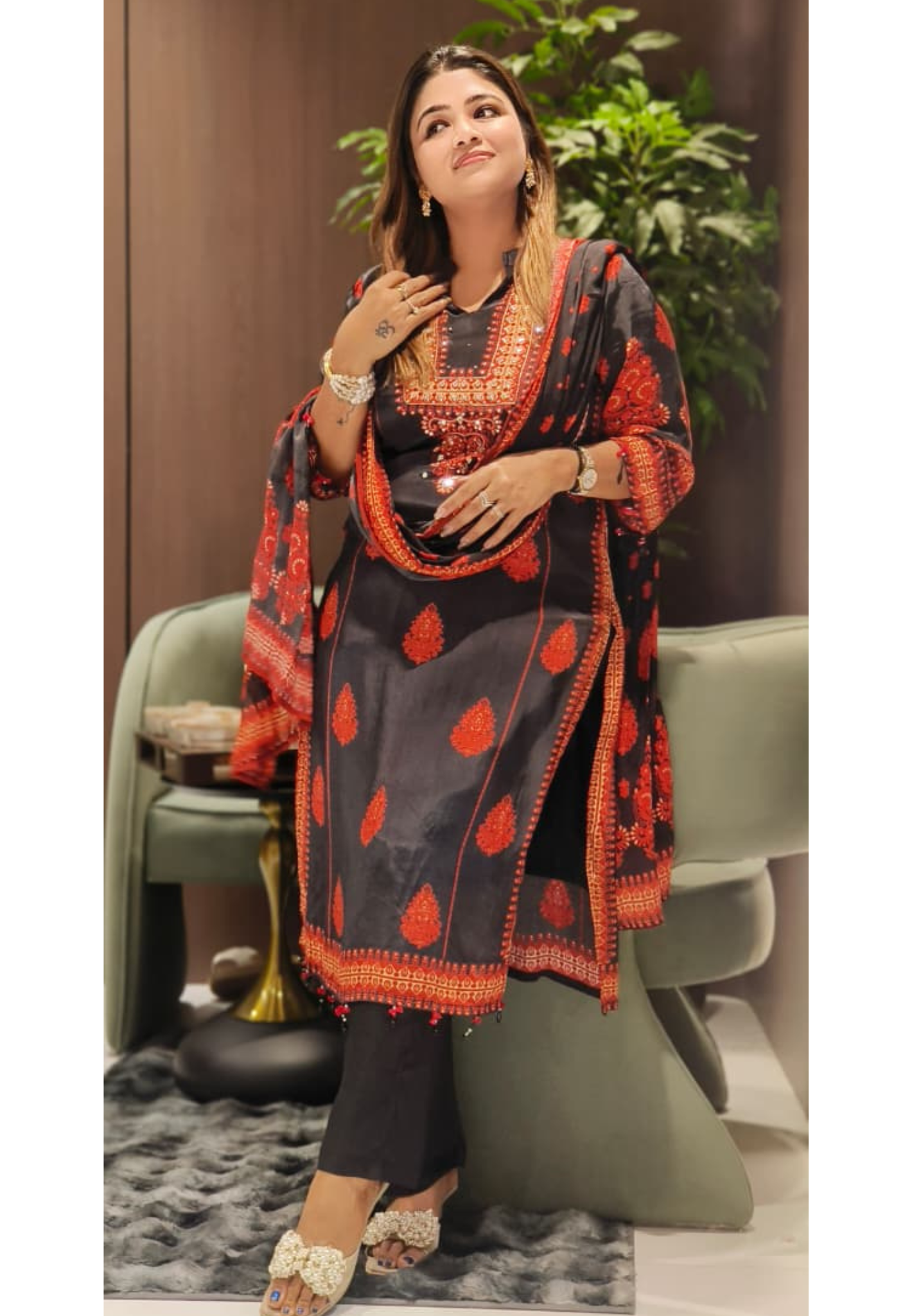 Pakistani Look Placement Print Full Suit Set With Dupatta In Crepe Fabric- 12519
