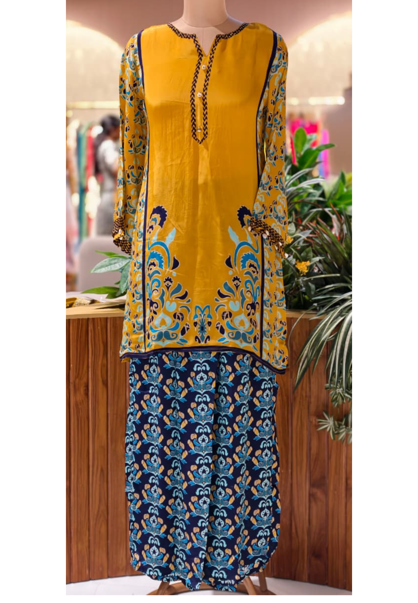 Mosaic Printed Crystaled Buttoned Neck Line Kurta Pant Set In Crepe Fabric(Slightly Lean Fit)- 13759 Dispatching After Monday