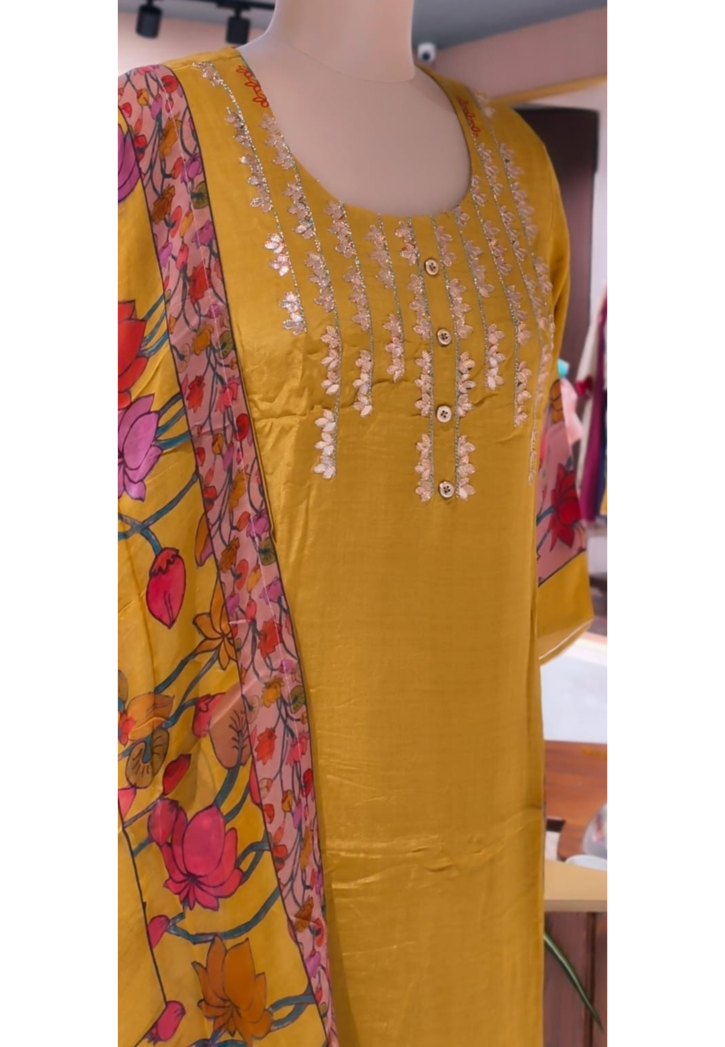 Gotta Paralleled Yoke With Floral Print In Side Slits Full Suit Set With Floral Dupatta In Crepe Fabric- 13758 (Slightly Lean Fit)