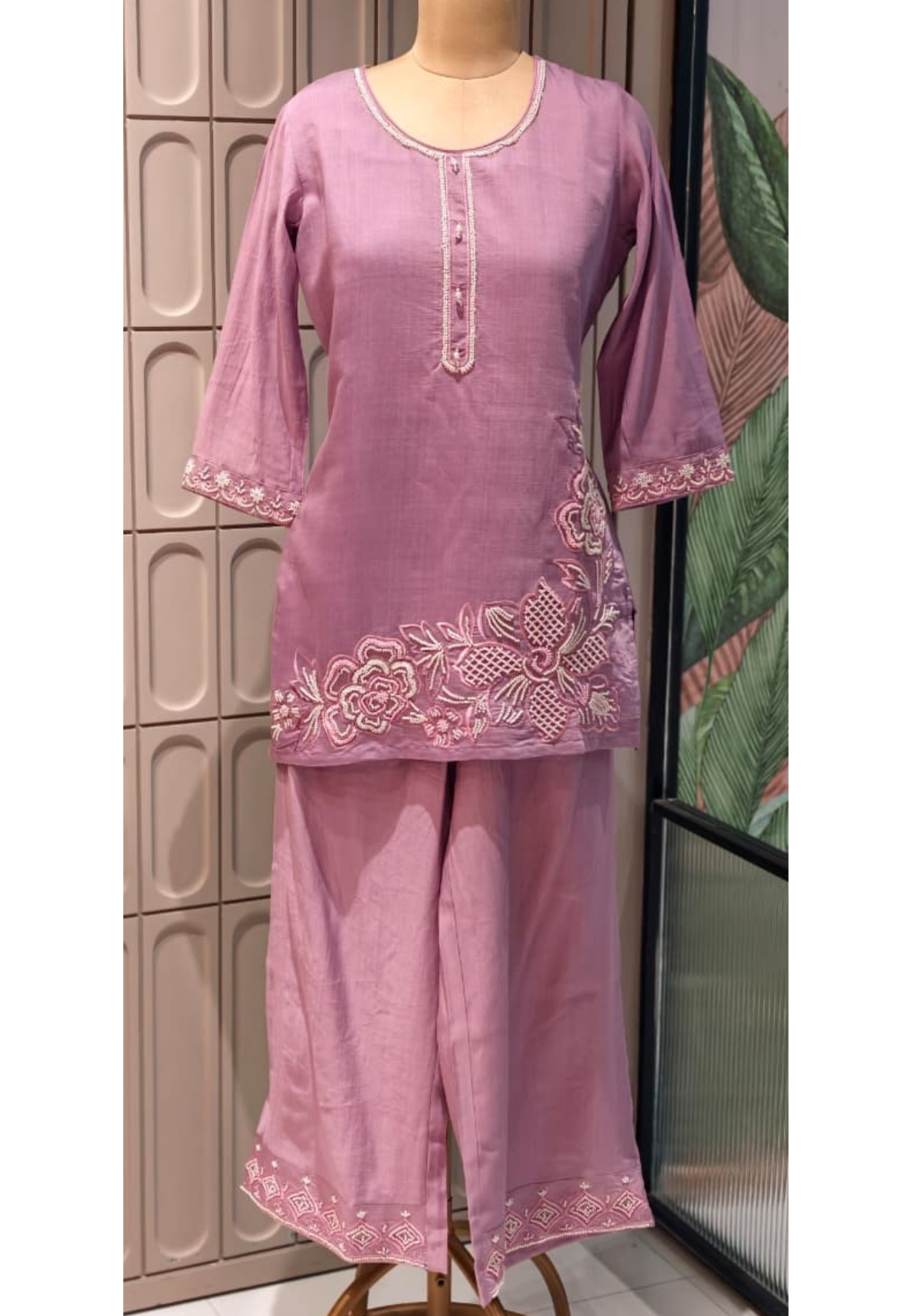 Lavender Grace Floraled Cut-Dana Highlights Embroidered Surat Mul Chanderi Co-Ord Set- 14487 RB283