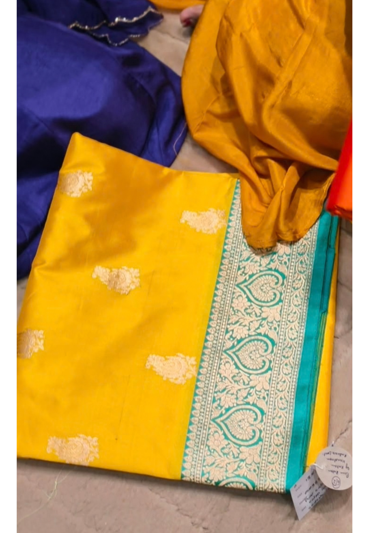 Vibrant Pure Katan Banarasi Handloom Dual-Tone Unstitched Saree with Elaborate Paisley Zari Border- 16547