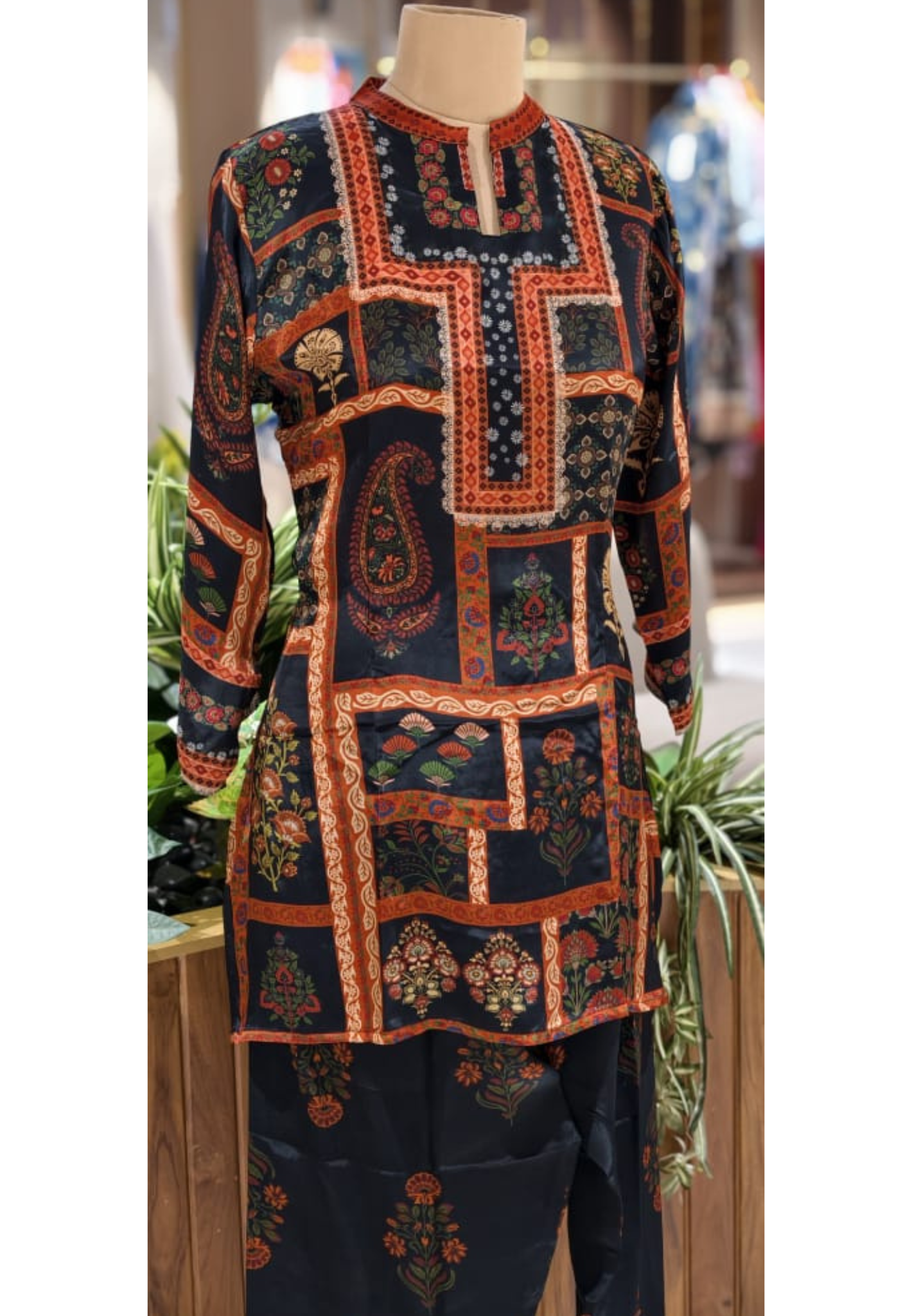 Floral Box Folk Print Mandarin Collar Kurta Pant Set In Crepe Fabric- 12952