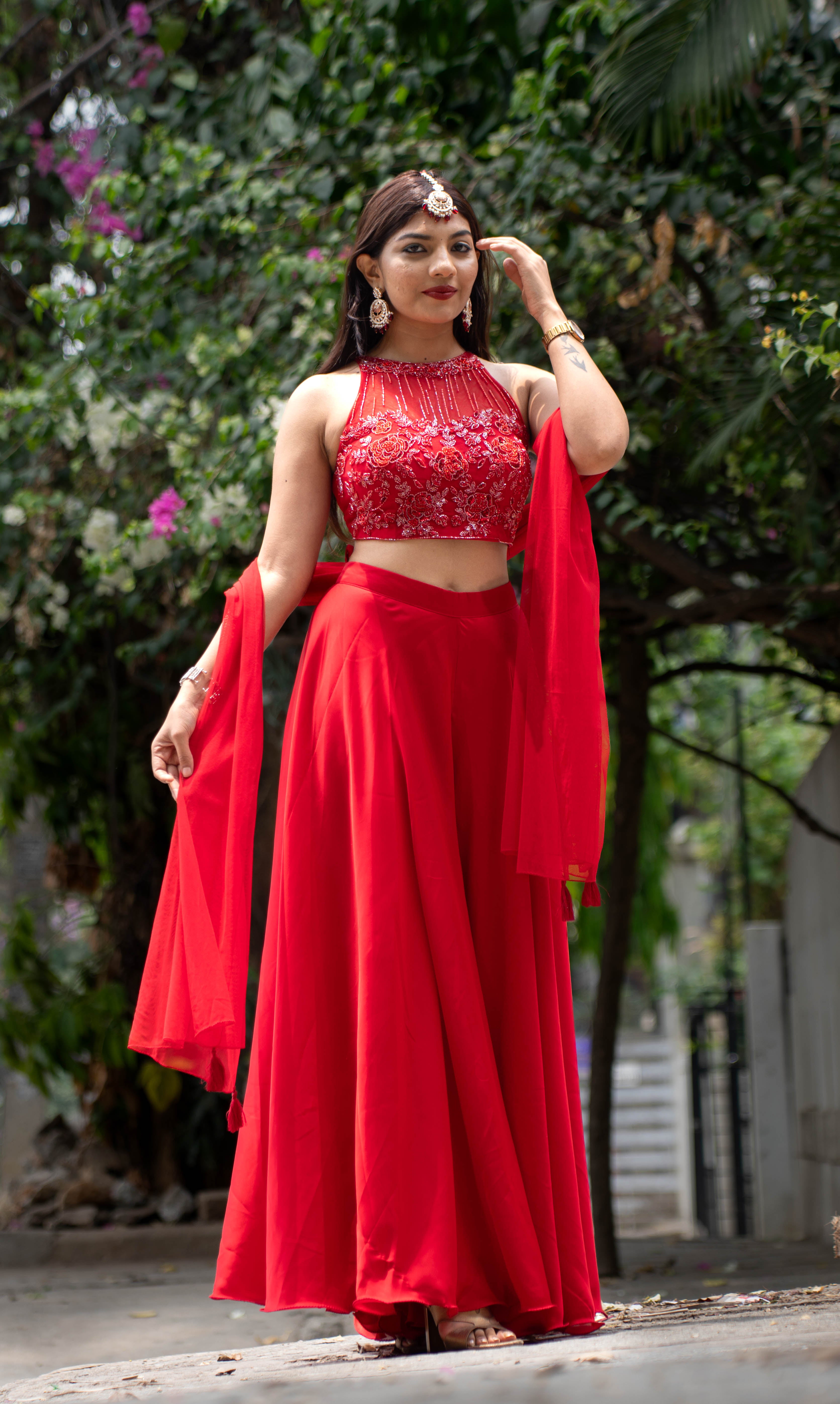 Ethereal Glamour: Exquisite Embellished Halter Neck Gown Set for Luxe Celebrations