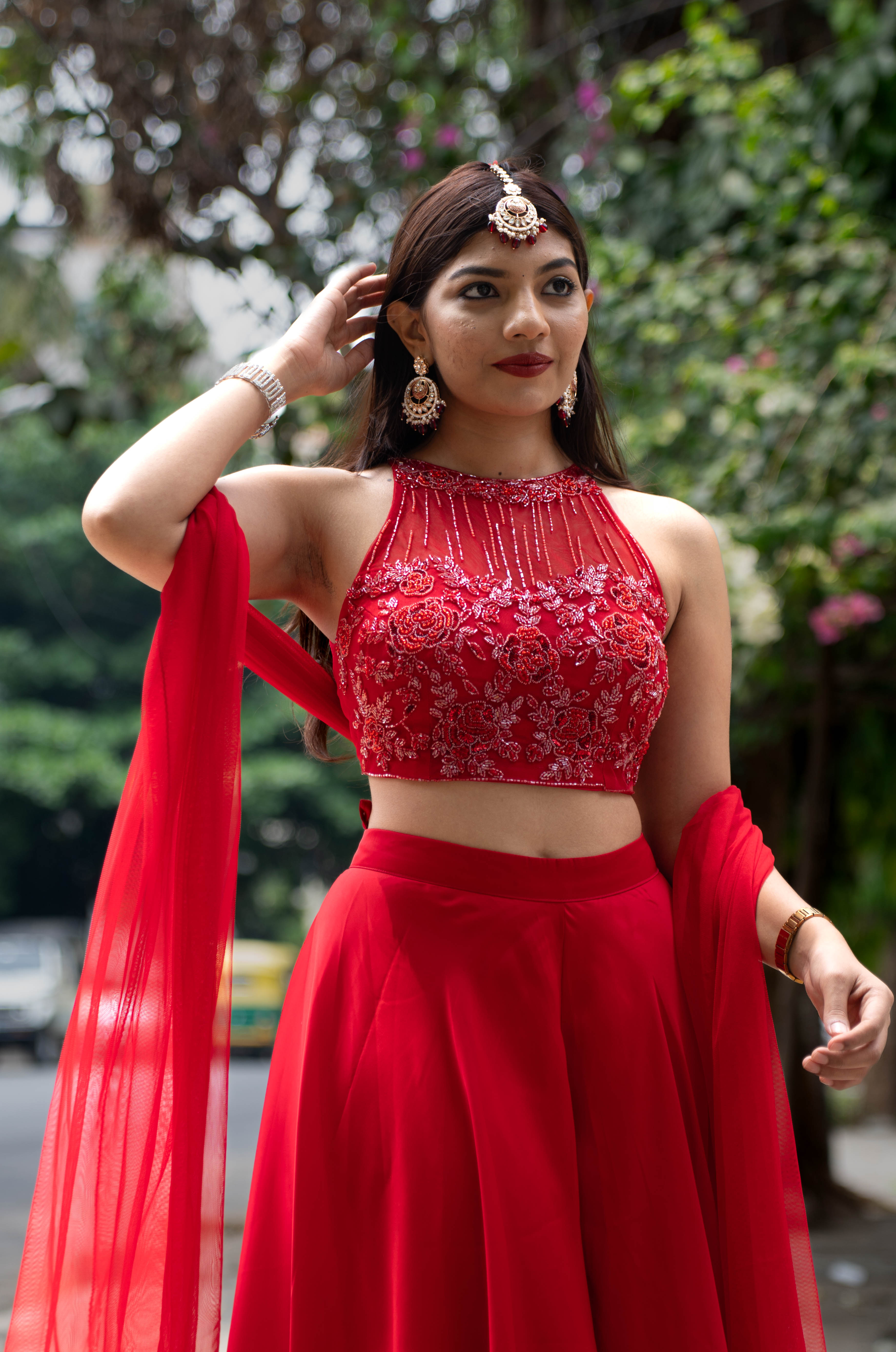 Ethereal Glamour: Exquisite Embellished Halter Neck Gown Set for Luxe Celebrations