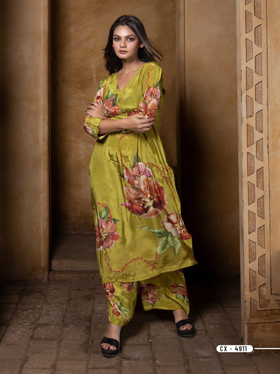 Floral printed Crape V-neck kurta pant set of-2 DRY WASH-0