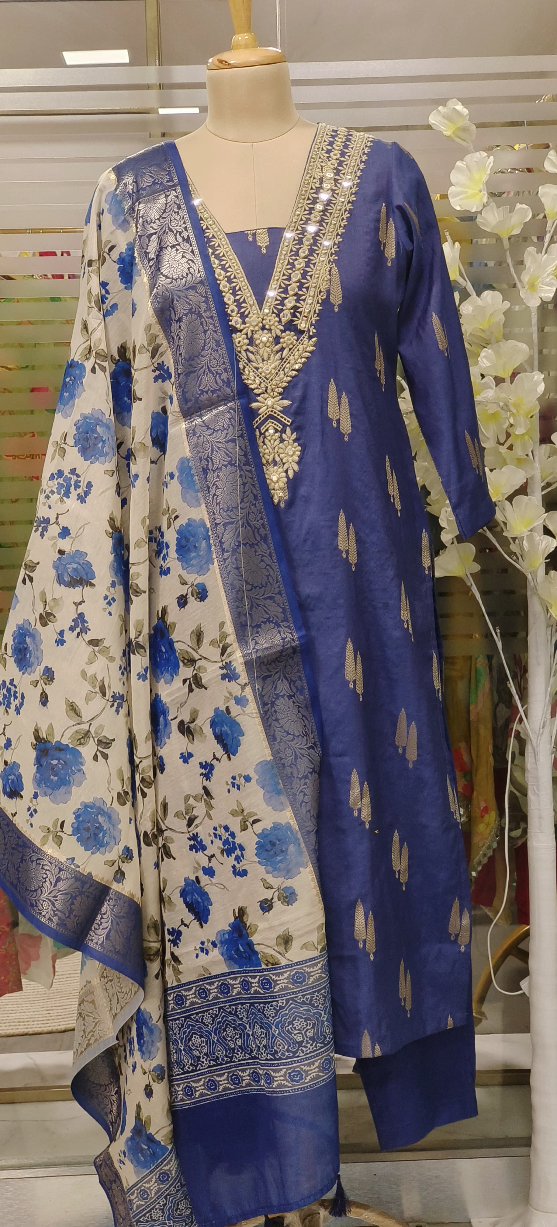 Floral Elegance: Chanderi Mirror Work Kurta Set with Organza Dupatta