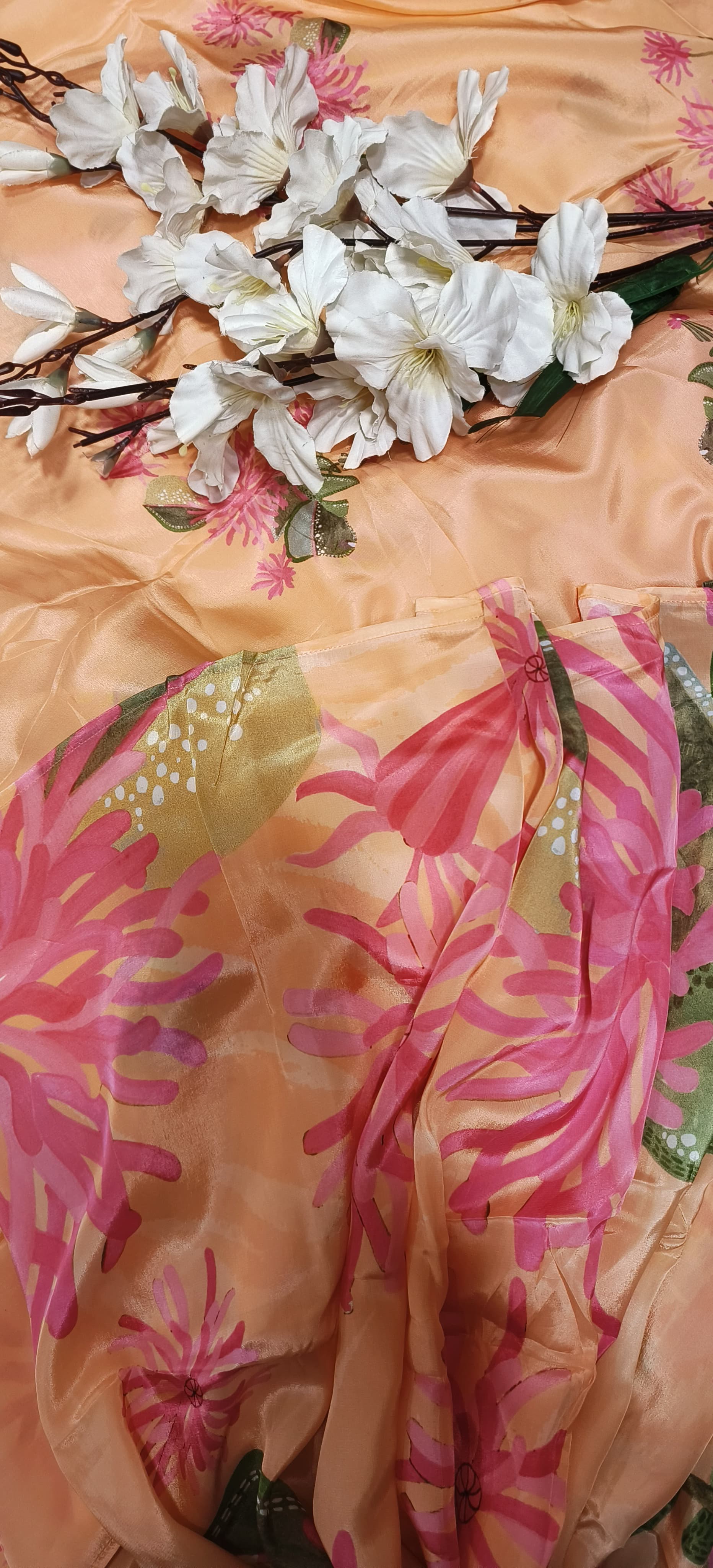 Pure Crepe Digital Print Saree With Running Unstiched Blouse