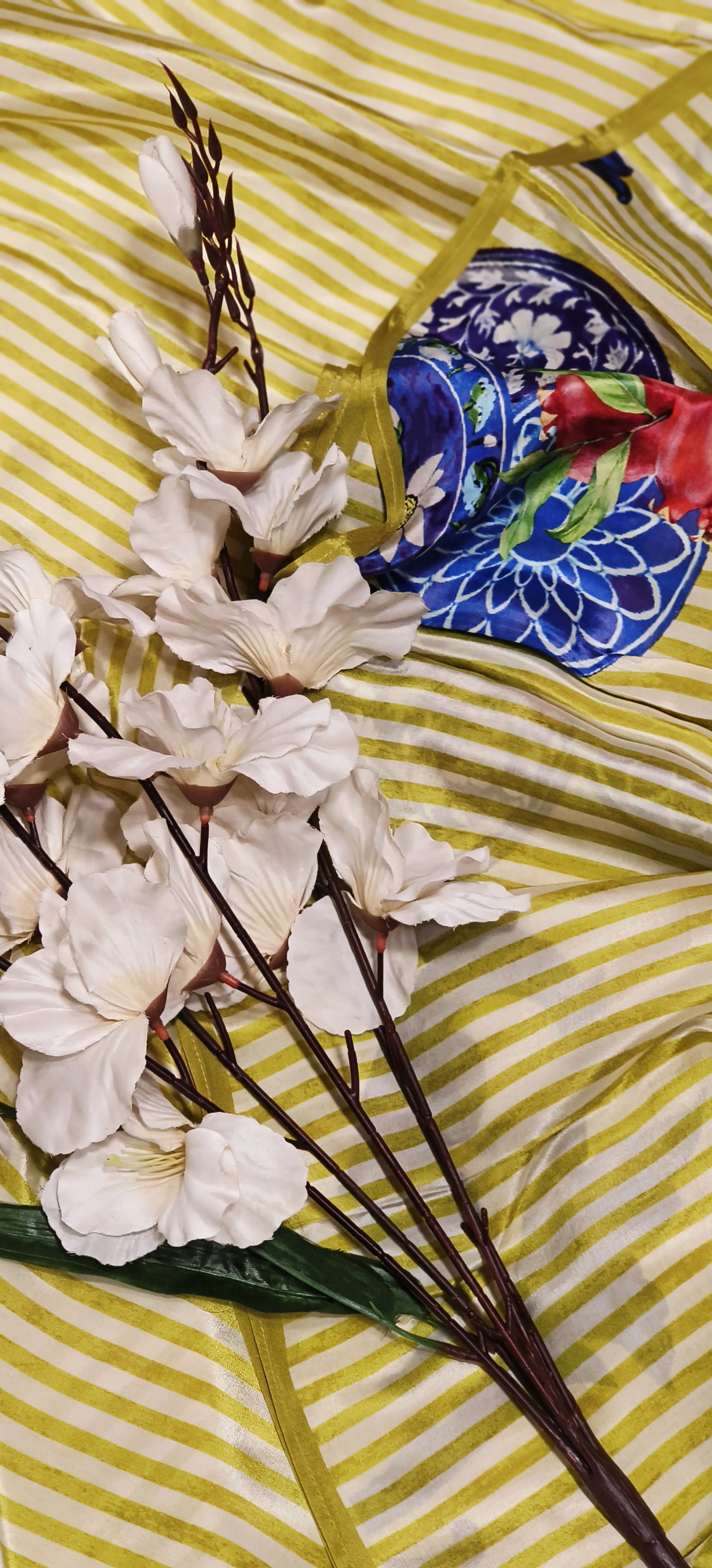 Pure Crepe Digital Print Saree With Running Unstiched Blouse