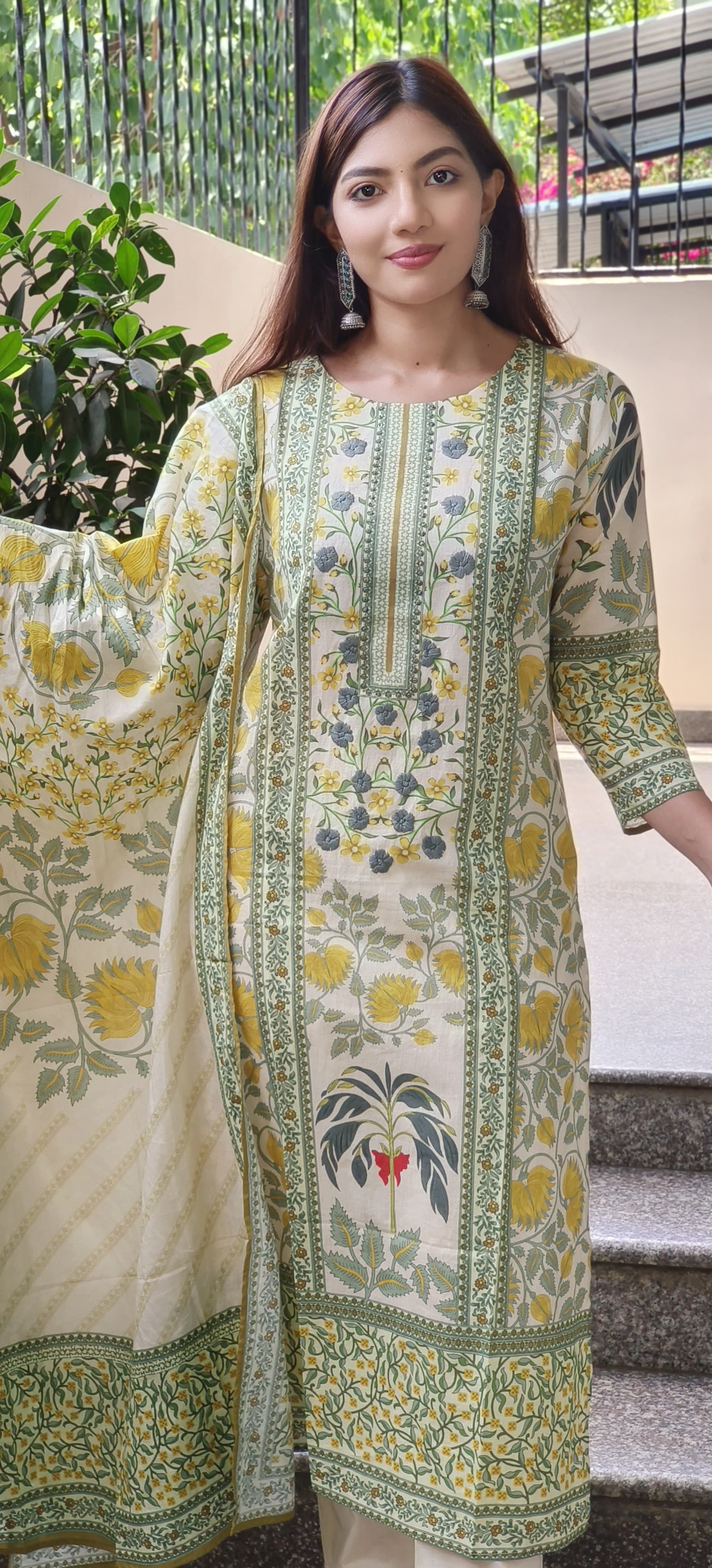 Floral Printed Cotton Full Kurta Pant Set With Dupatta-09609