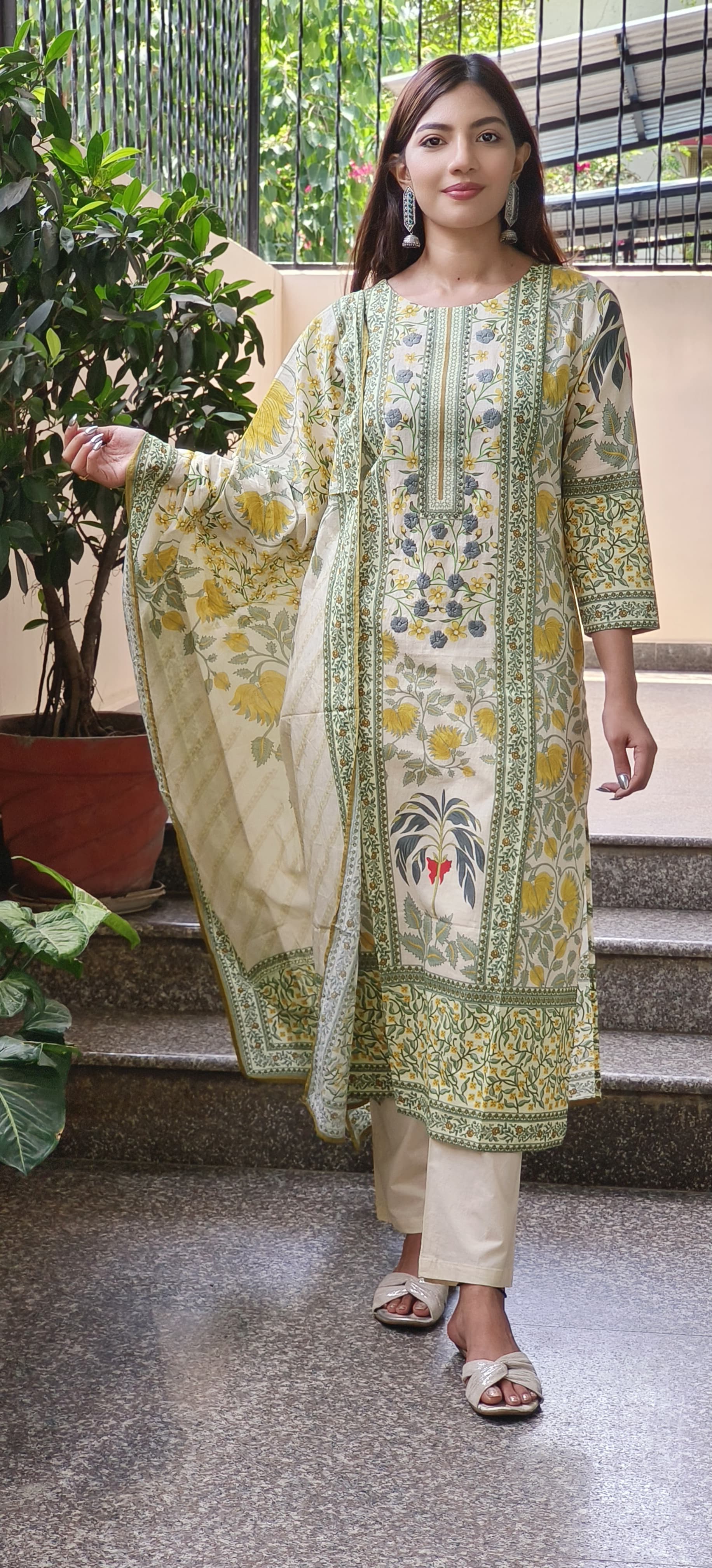 Floral Printed Cotton Full Kurta Pant Set With Dupatta-09609