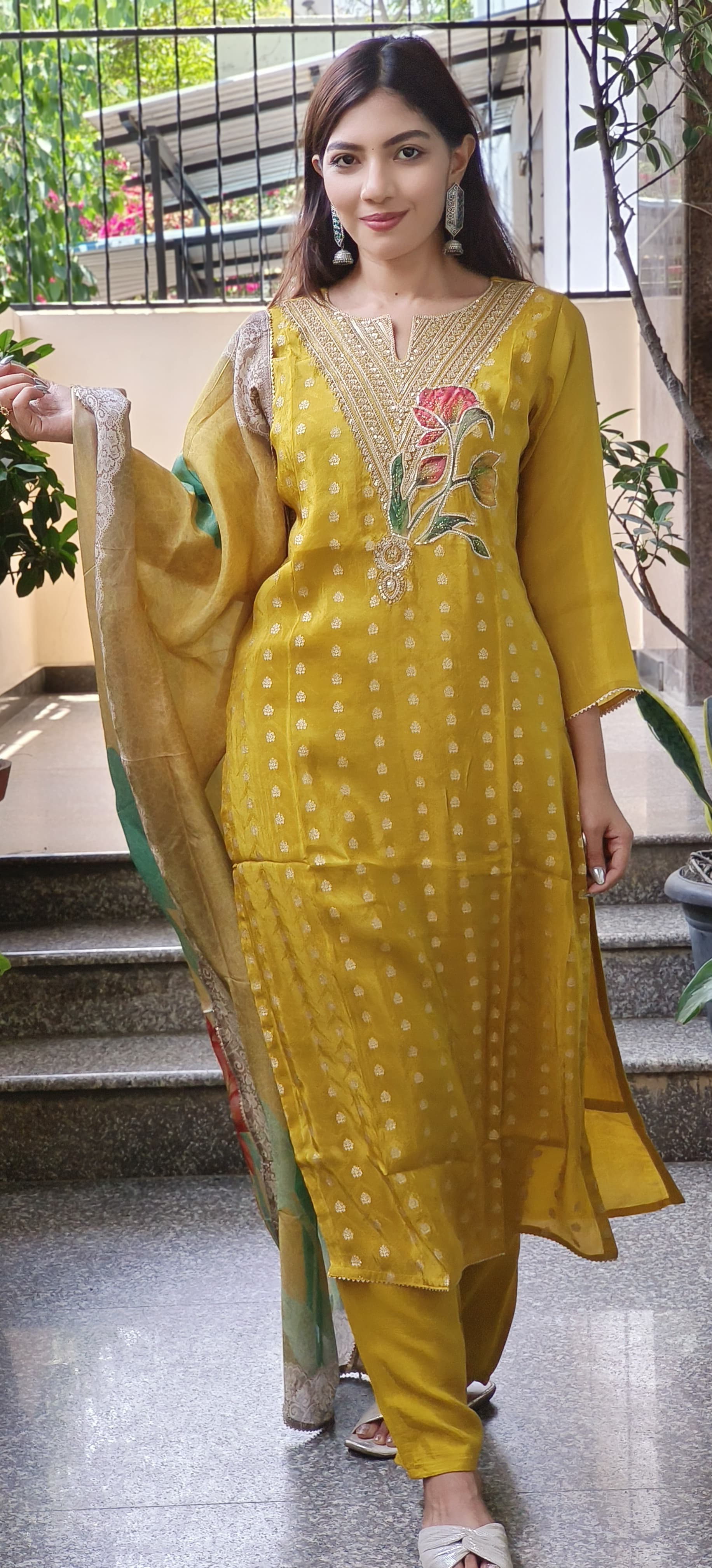 Tissue Fabric Zari Work Full Kurta Pant Set With Floral Dupatta- 09587