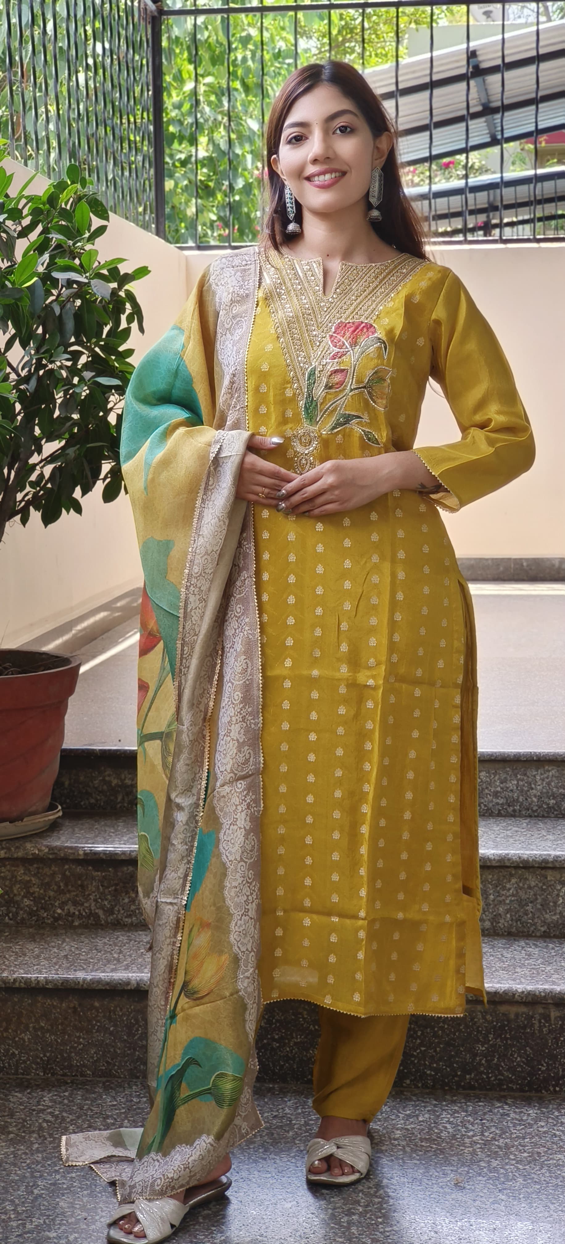 Tissue Fabric Zari Work Full Kurta Pant Set With Floral Dupatta- 09587