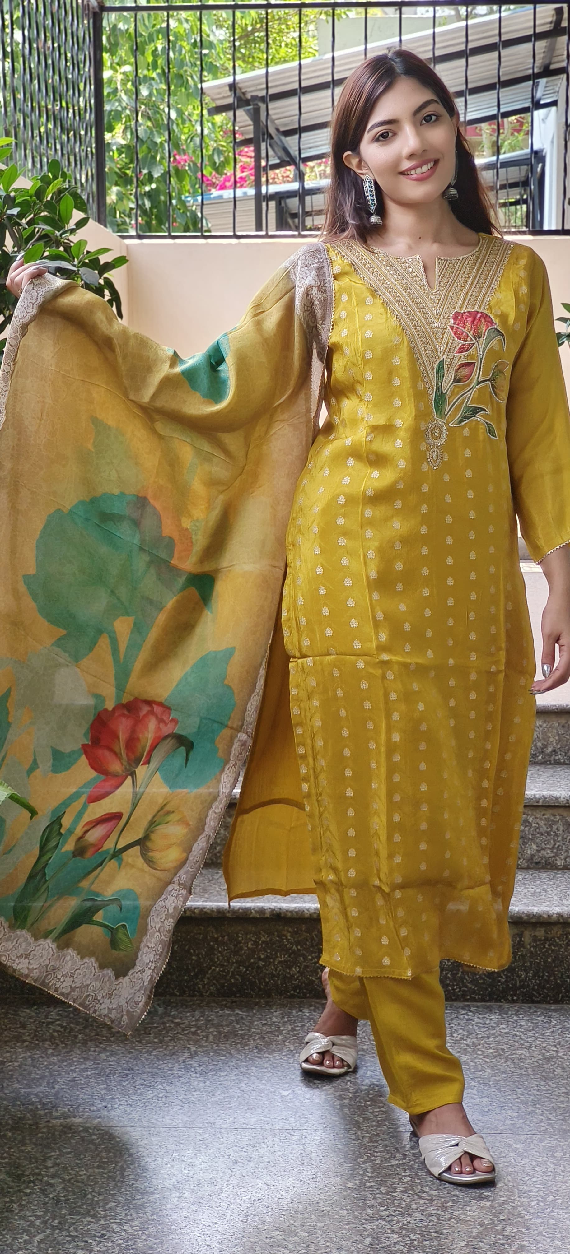 Tissue Fabric Zari Work Full Kurta Pant Set With Floral Dupatta- 09587