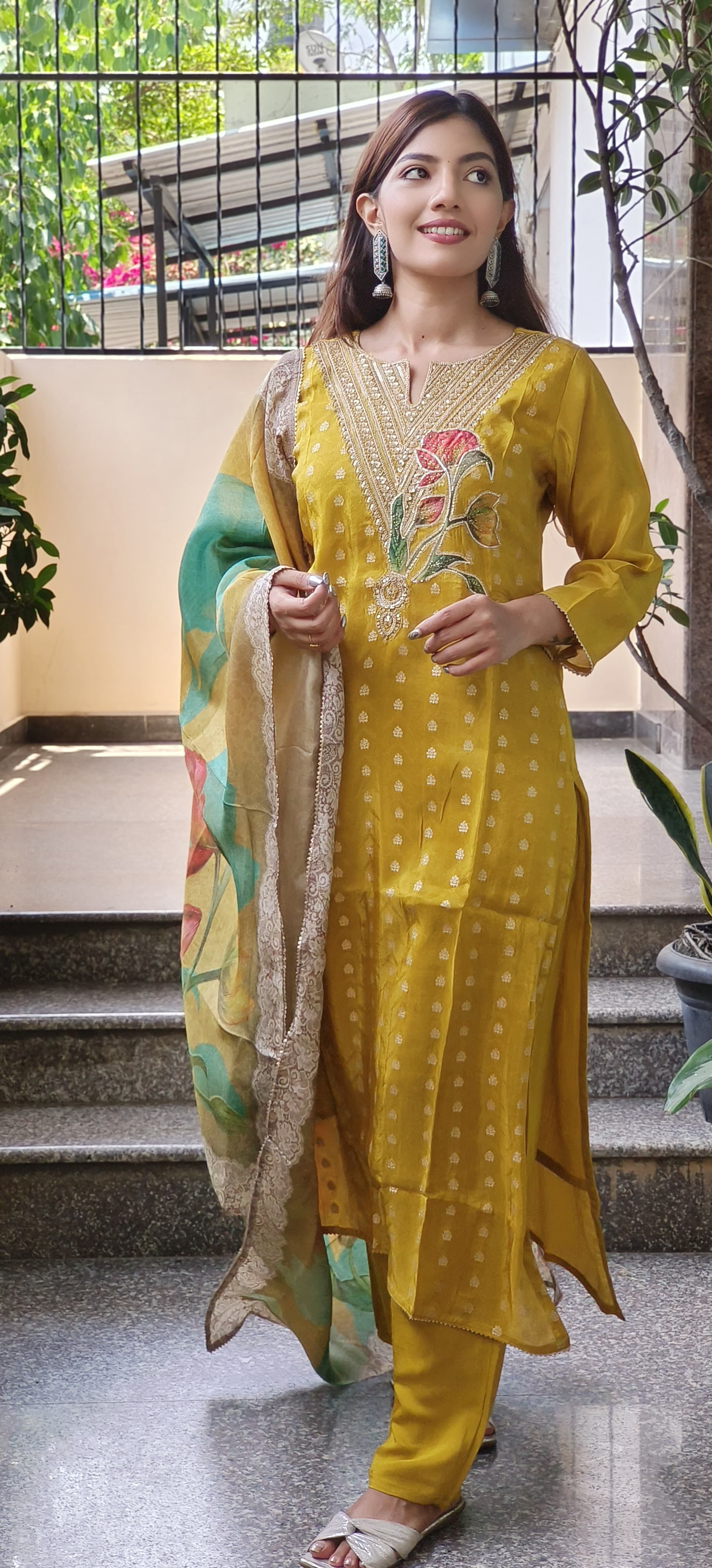 Tissue Fabric Zari Work Full Kurta Pant Set With Floral Dupatta- 09587
