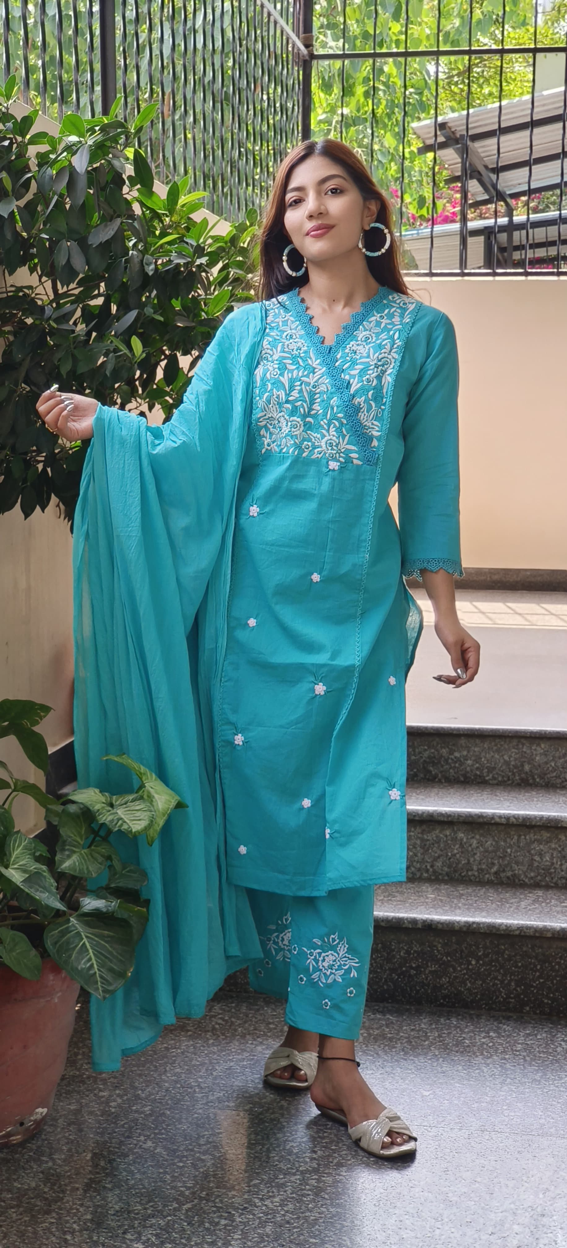 Floral Thread Embroidered Full Kurta Pant Set With Dupatta-09607