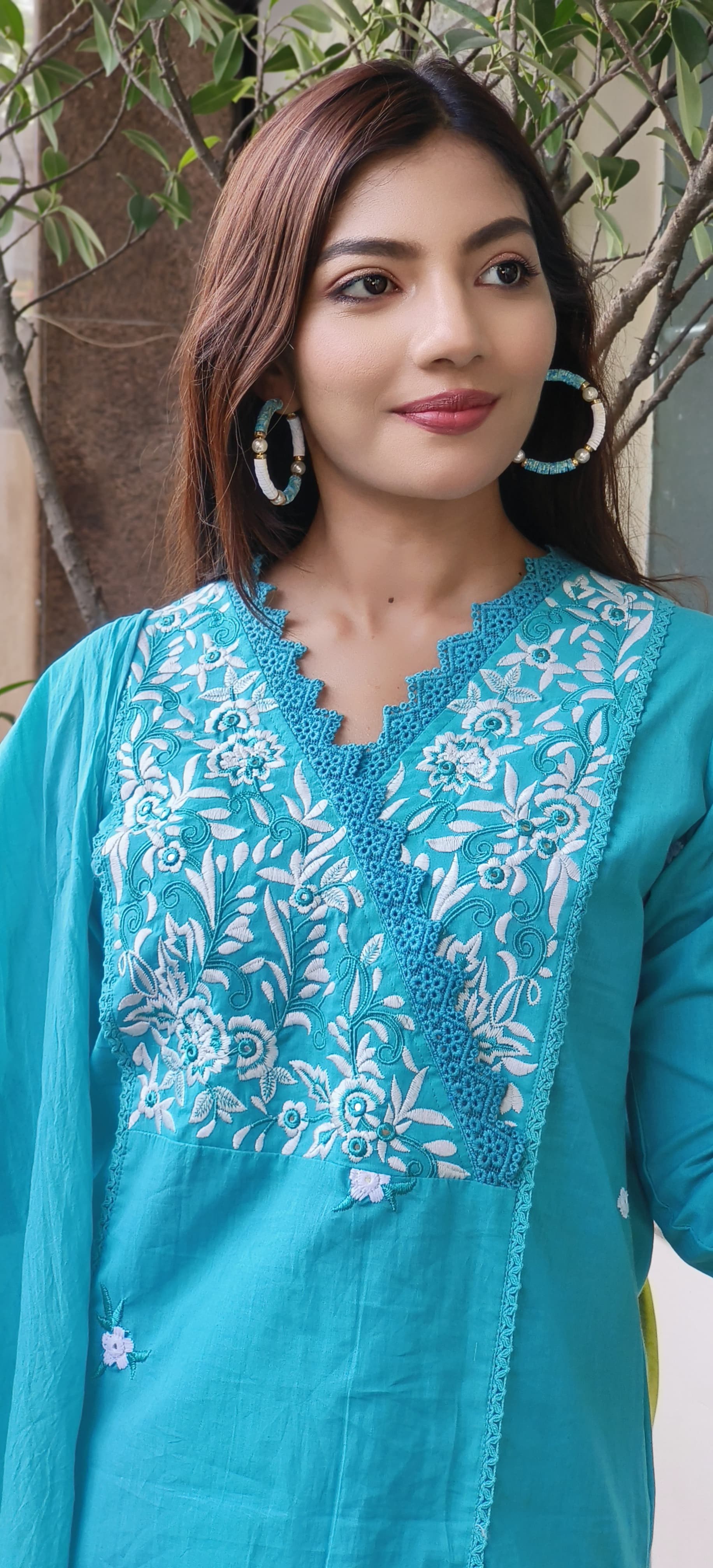 Floral Thread Embroidered Full Kurta Pant Set With Dupatta-09607