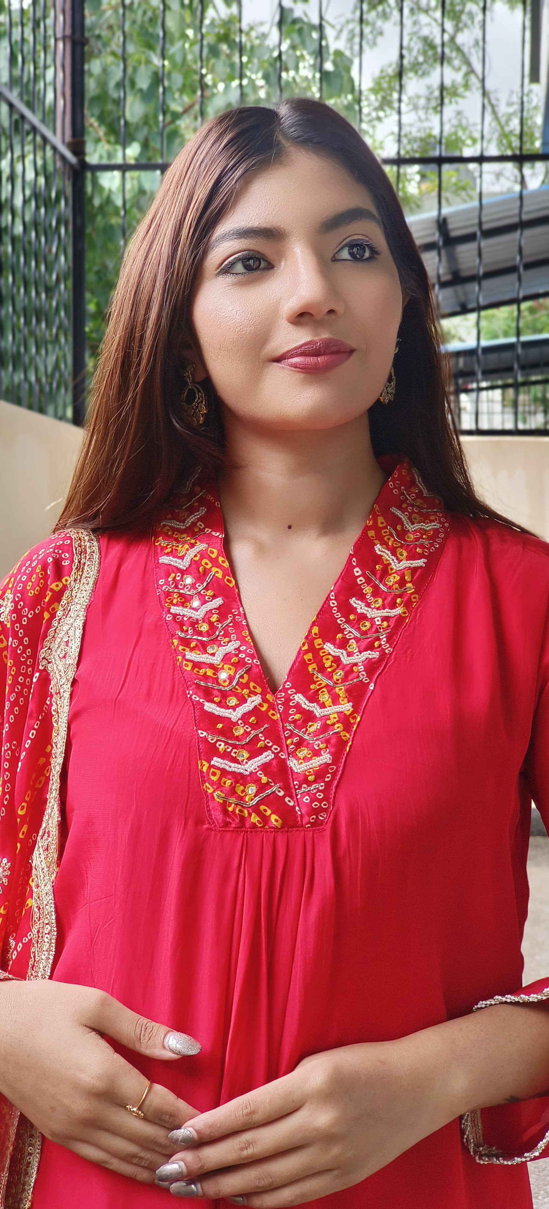 Zari Neck Work Crepe Kurta With Palazzo Bottom And Beautiful Gajji Silk Bandhani Print Dupatta Set- 09677
