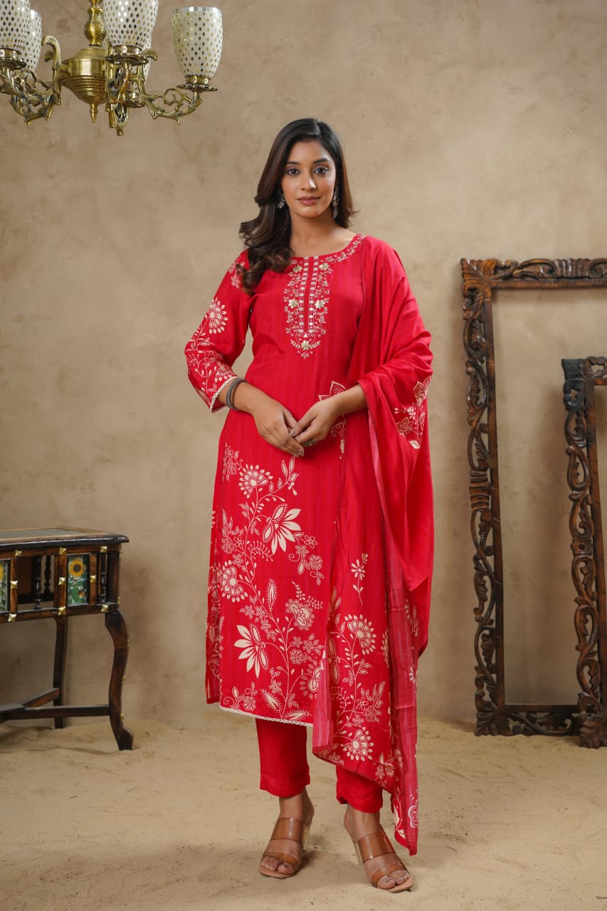 Floral Thread Detailed Embroidery Neck Work Kurta Pant Full Set With Dupatta-