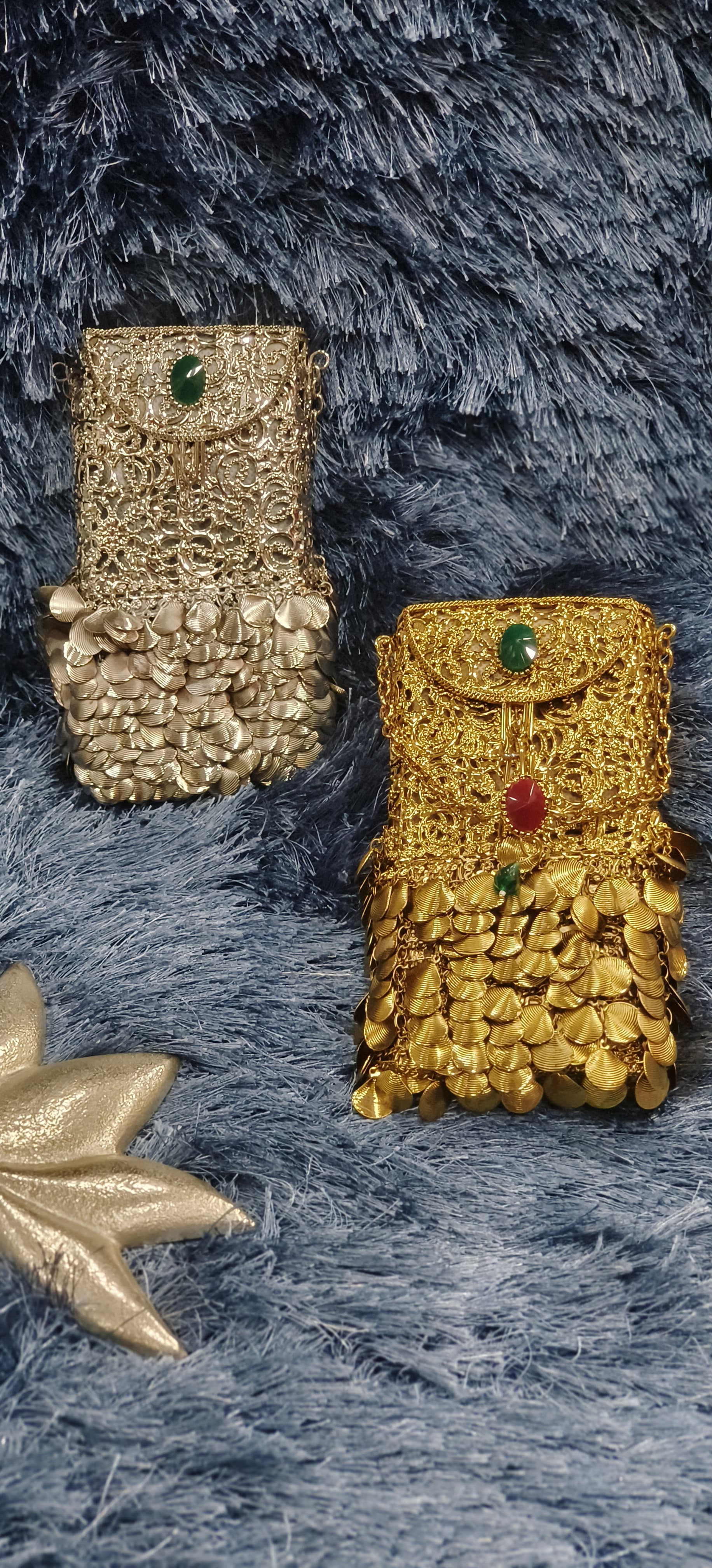 Maharani Gold Coin Mobile Sling & Showpiece 2 In One
