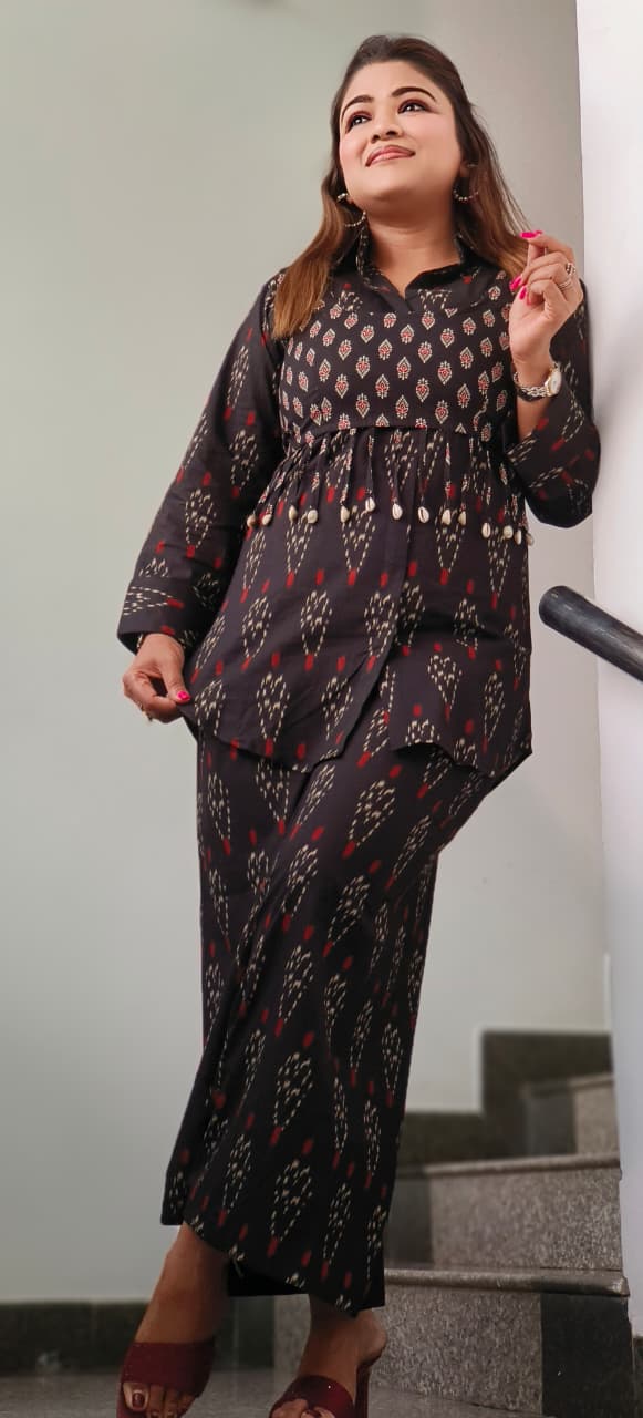 Shell Tassel Printed Stylish Co-Ord Set With Outer Jacket In Cotton Fabric-10907