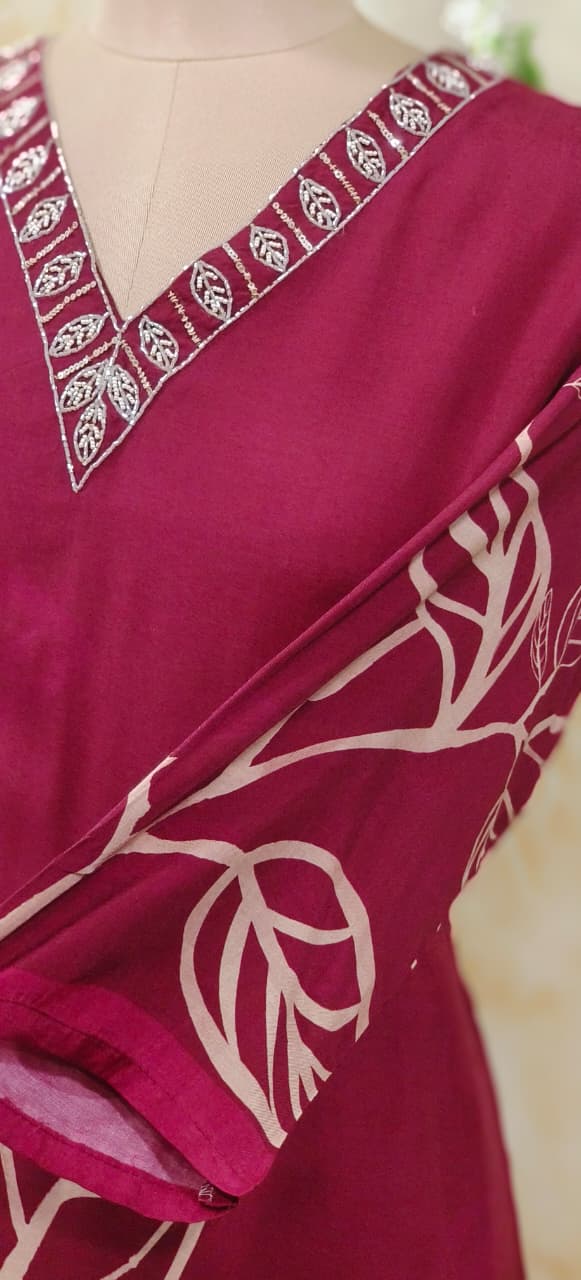 Gaint Leafy Print V-Neck Beads Worked Kurta Pant Set In Muslin Fabric- 11632, 11633, 11634, 11635