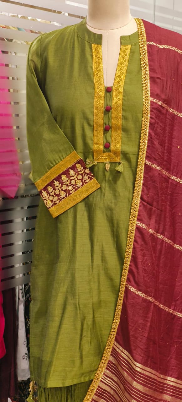 Banarasi Touch Mandarin Collared Full Suit Set With Dupatta & Crush Bottom-11717