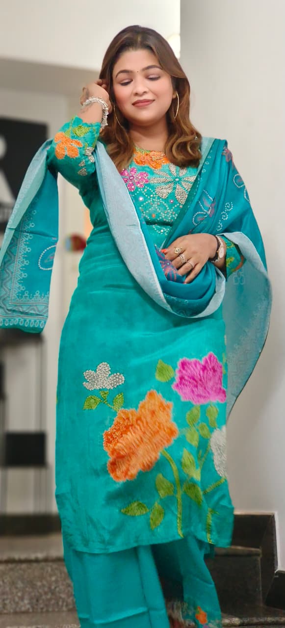 Crepe Full Suit Set With Loose Palazzo Bottom & Dupatta In Flower Prints- 11801