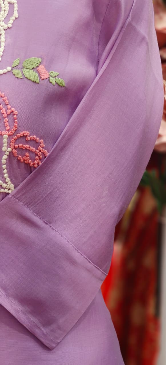 Katha Stitch Thread Embroidered Full Suit Set With Dupatta In Surat Mul Chanderi Fabric- 12001